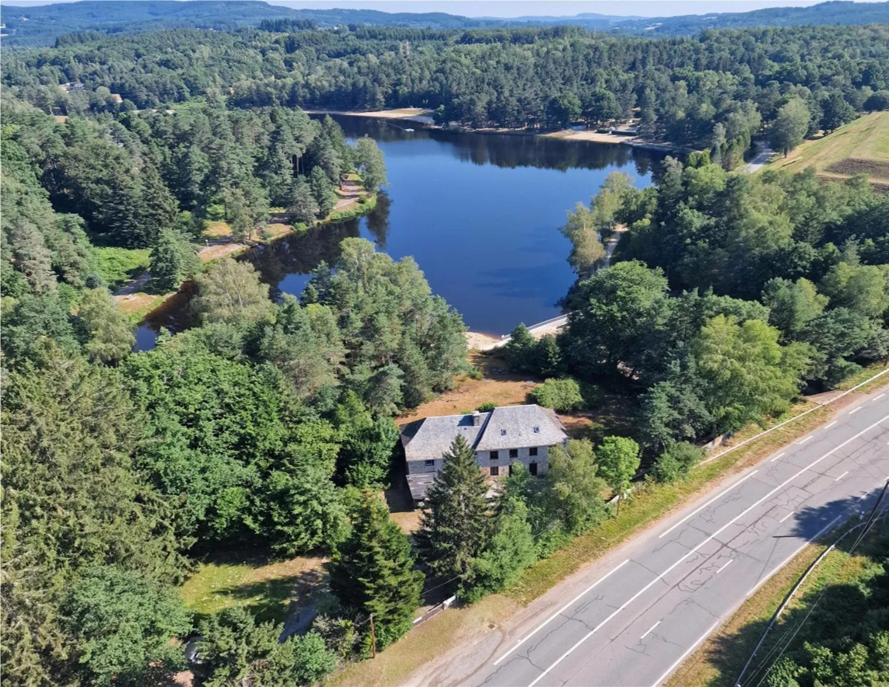 Property building in Chambres d'Hôtes Le Pont