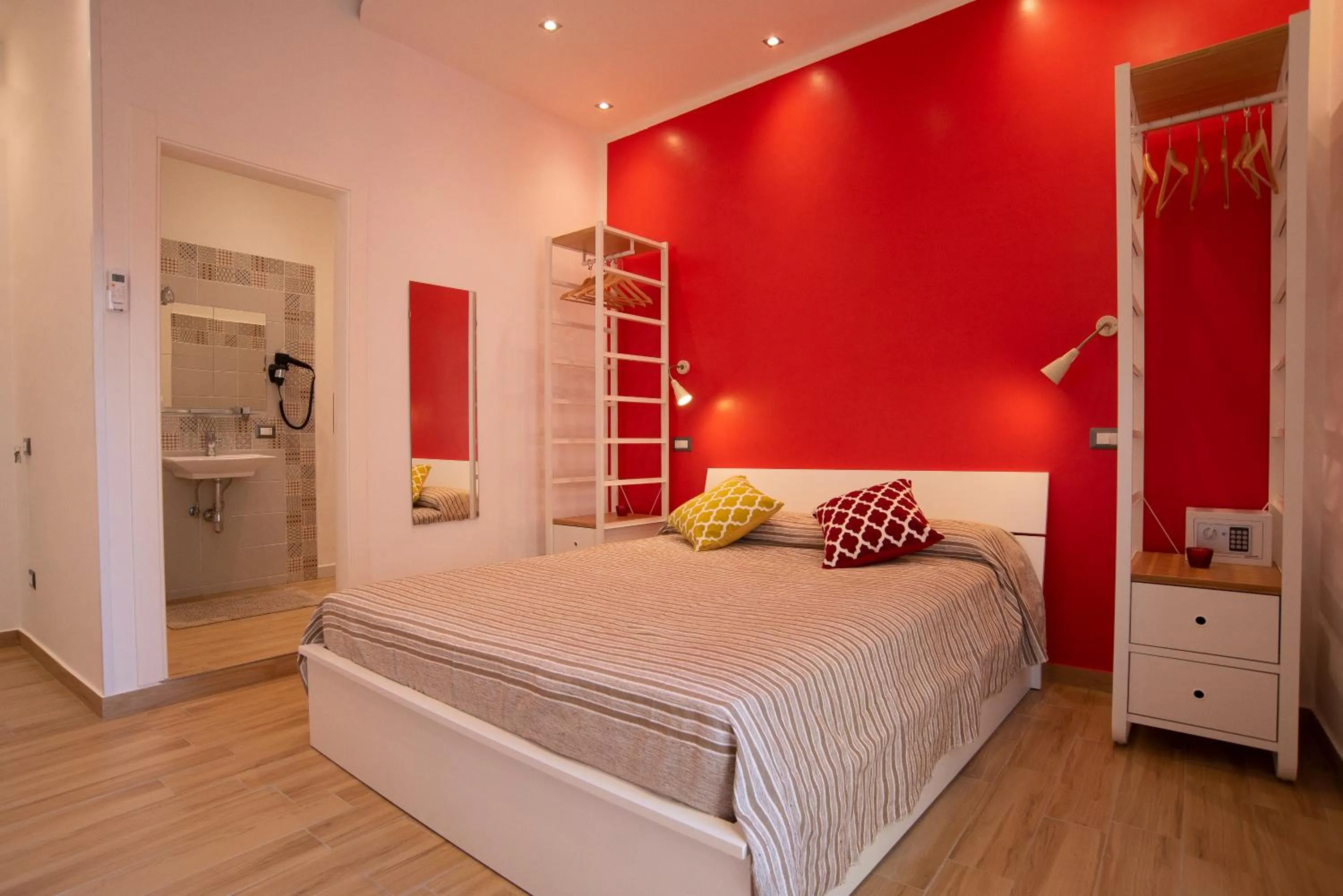 Photo of the whole room, Bed in Vanvitelli Domus