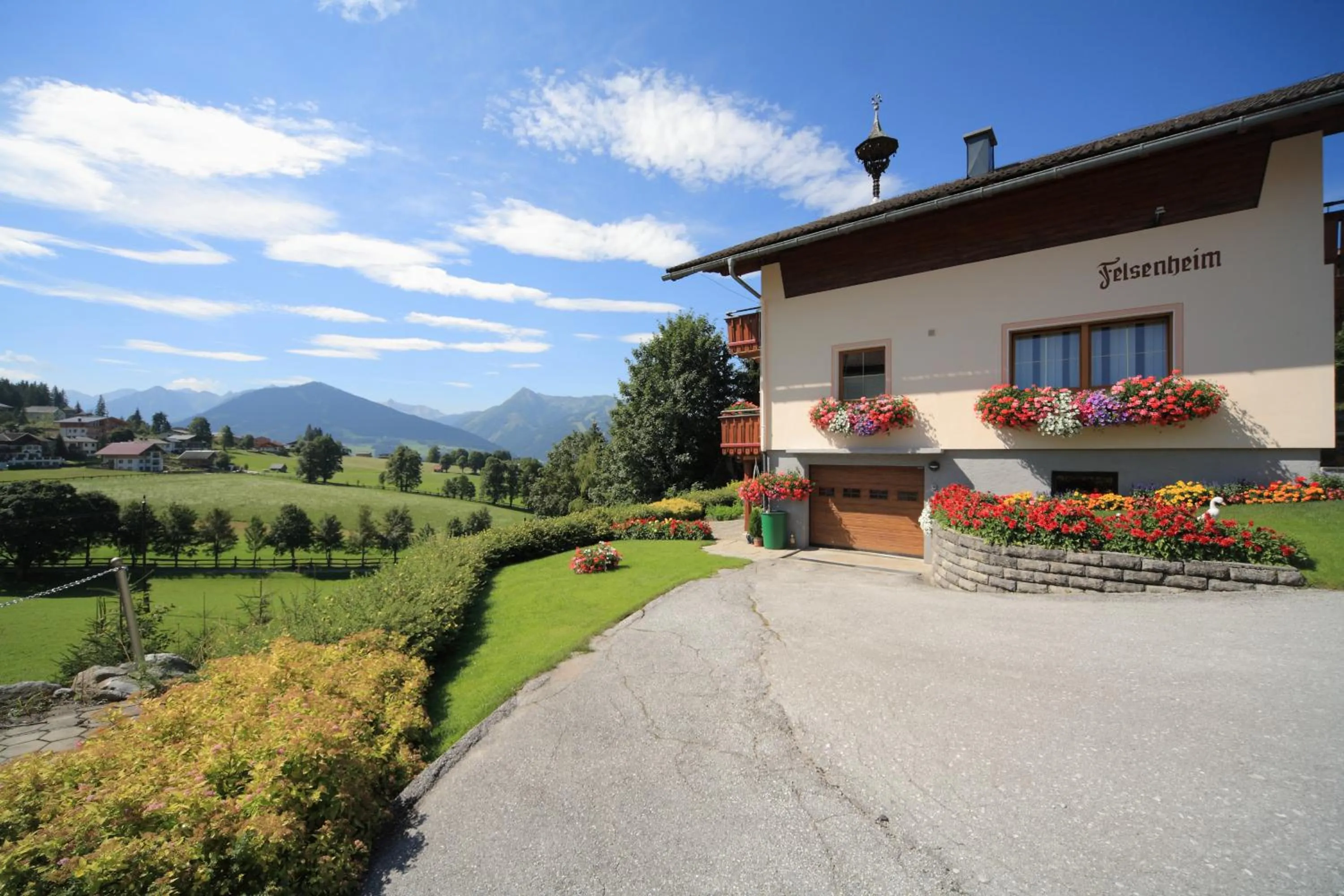 Property building in Pension Felsenheim