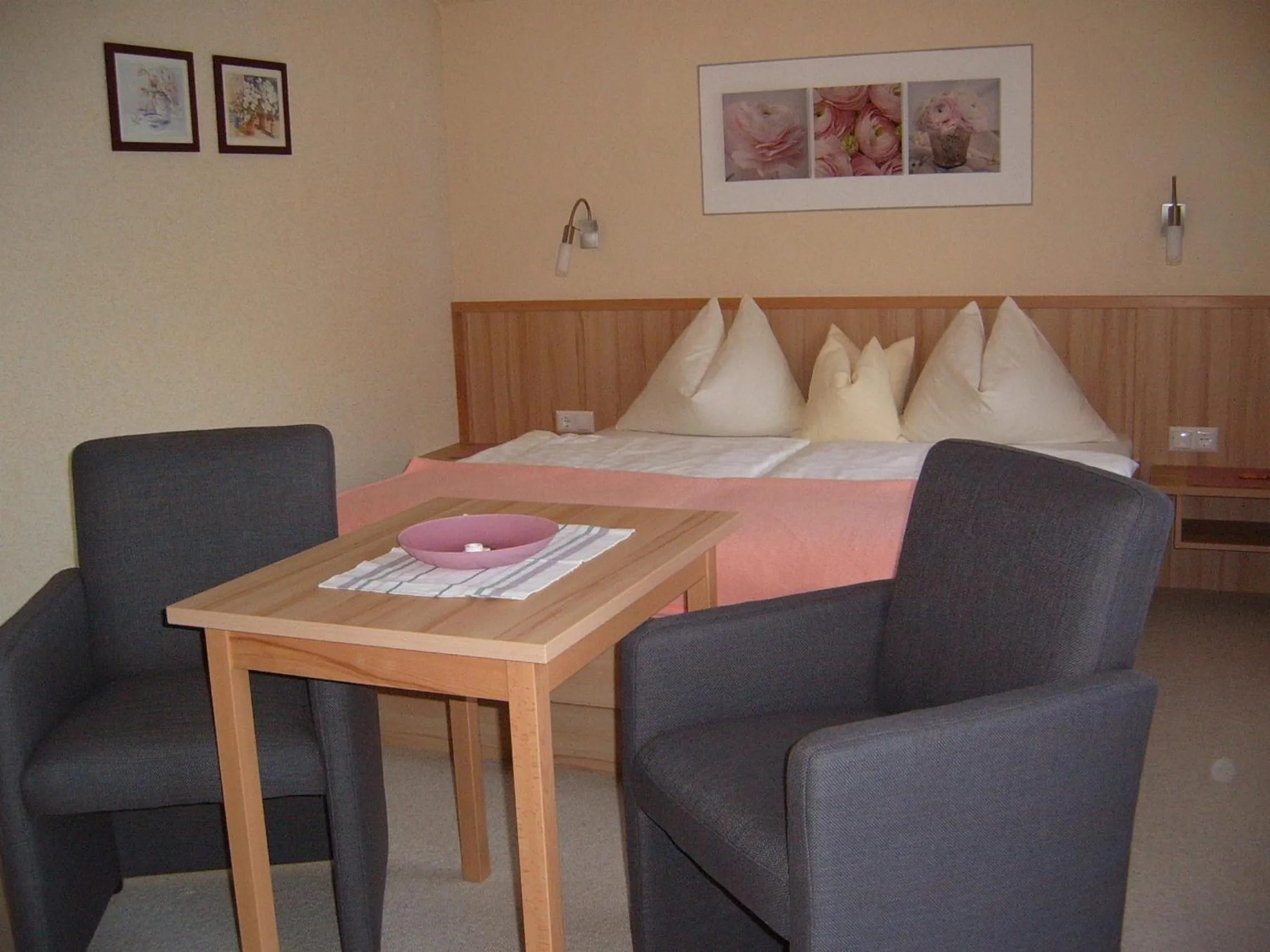 Bed in Pension Felsenheim