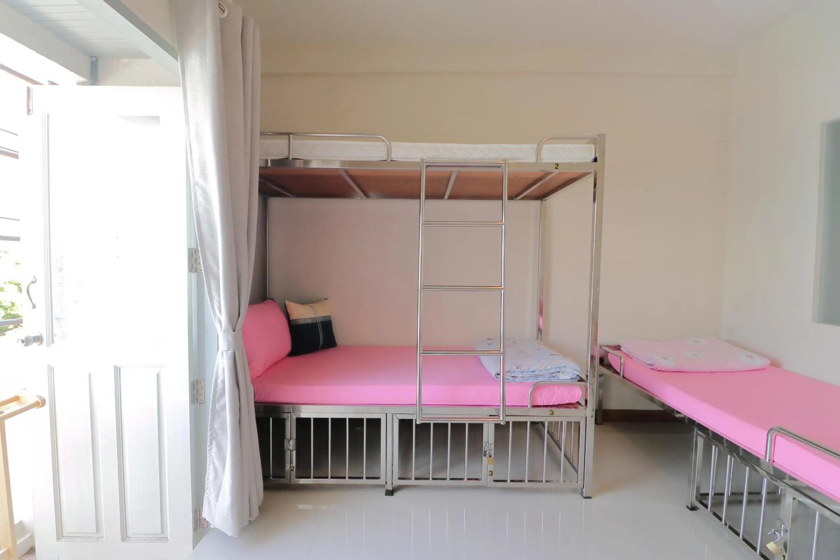 bunk bed, Bed in Saen Sabai Hostel