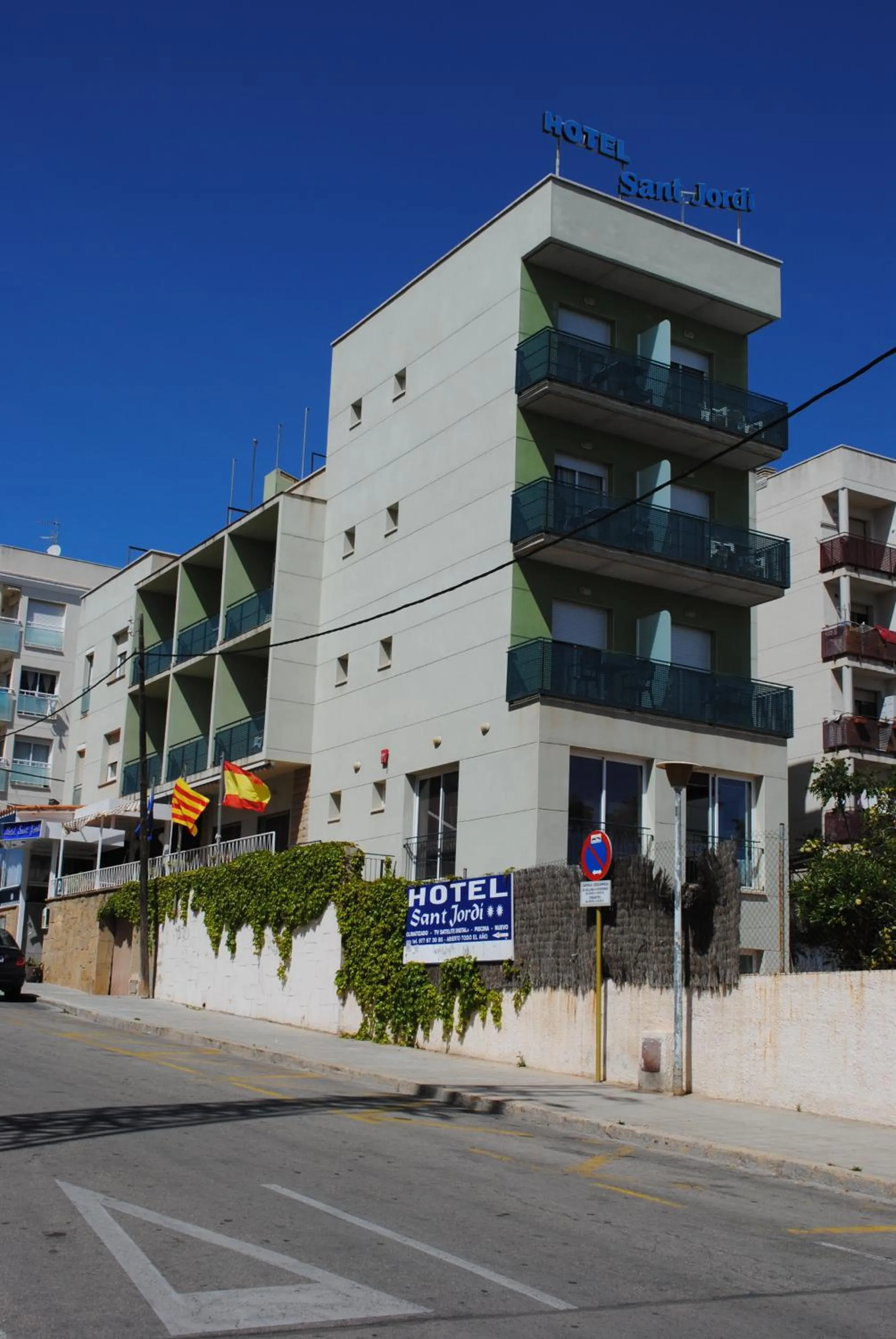 Facade/entrance in Hotel Sant Jordi