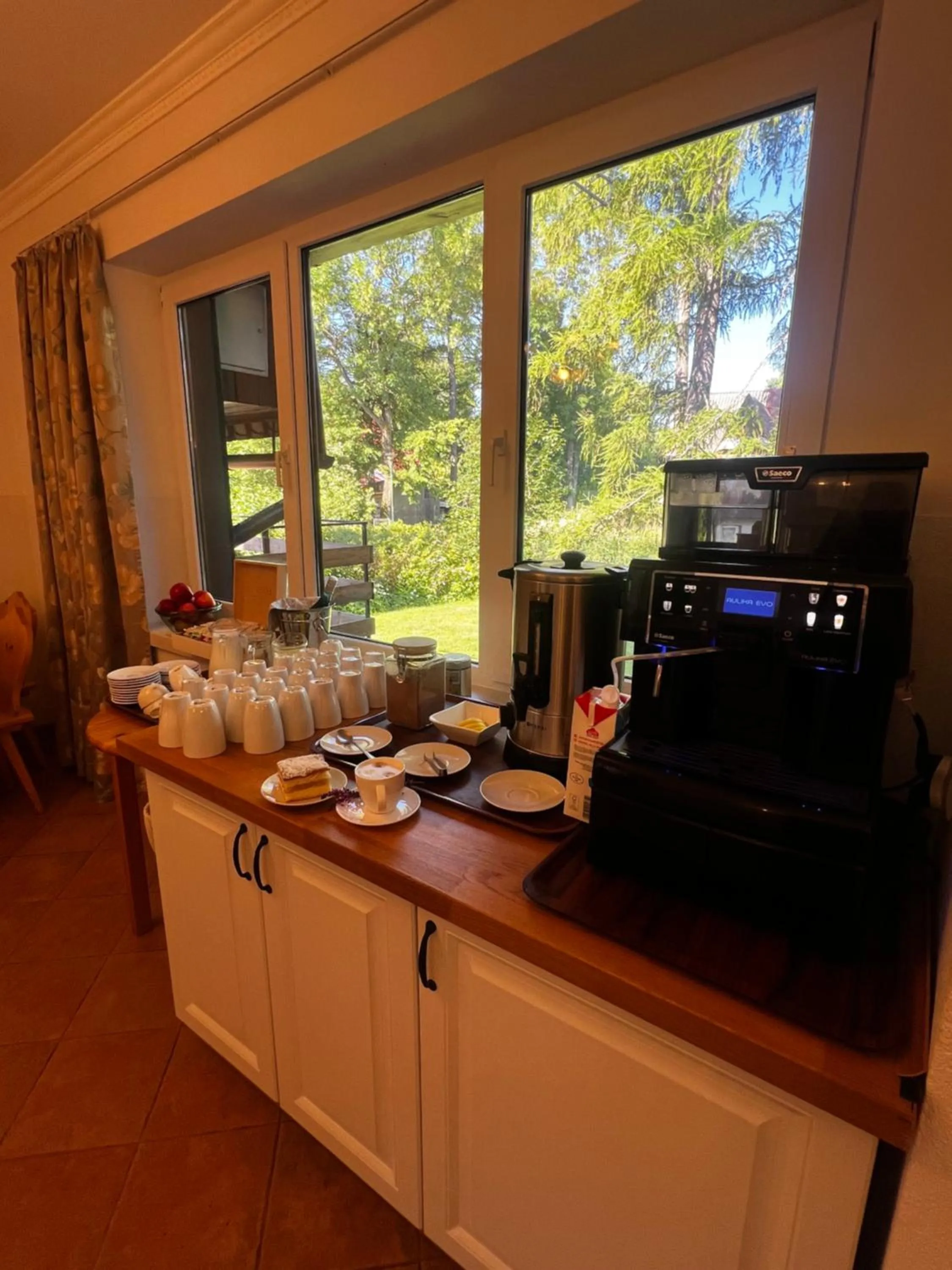 Buffet breakfast in Villa Słonecznego Wzgórza