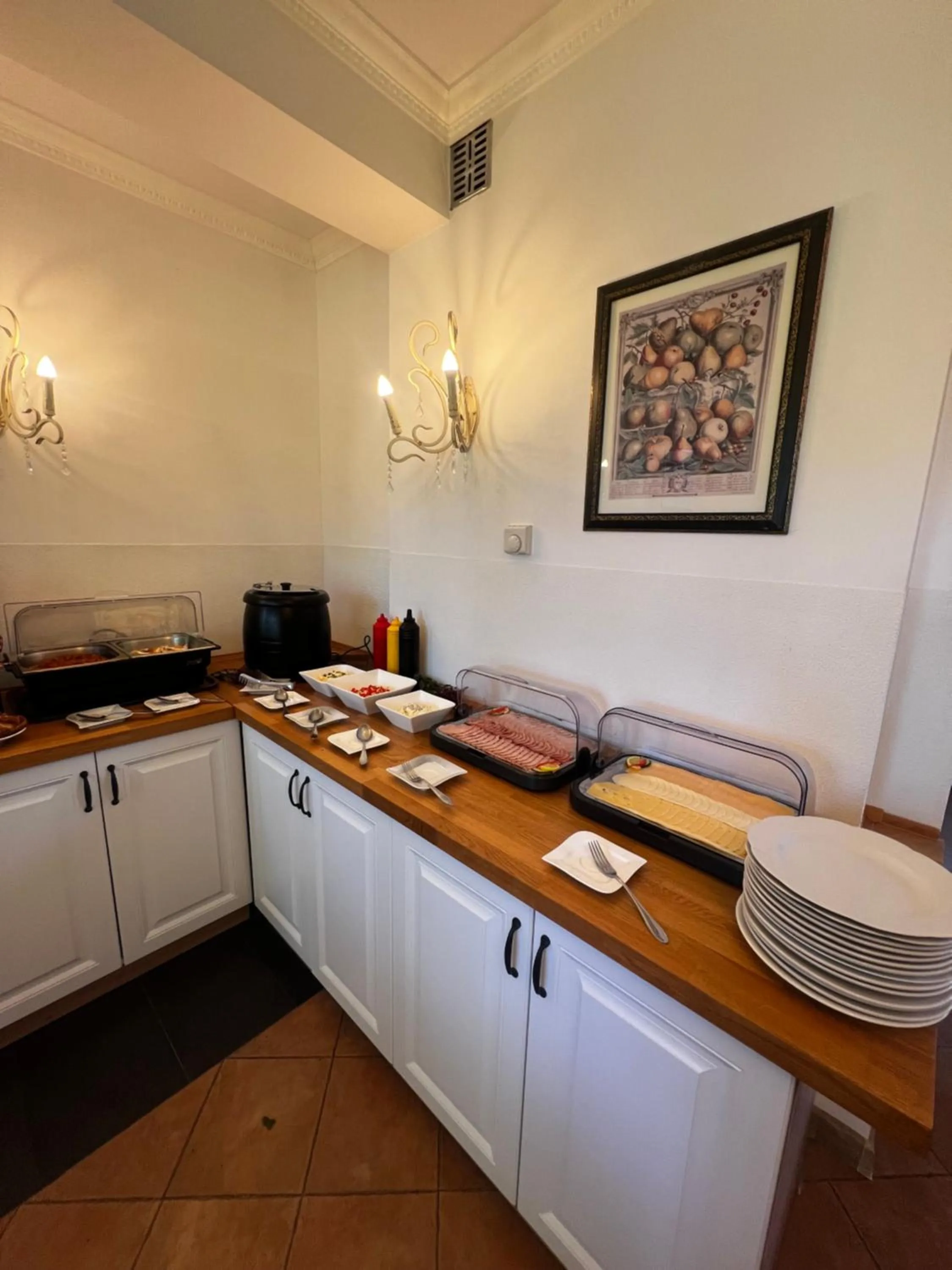 Buffet breakfast in Villa Słonecznego Wzgórza