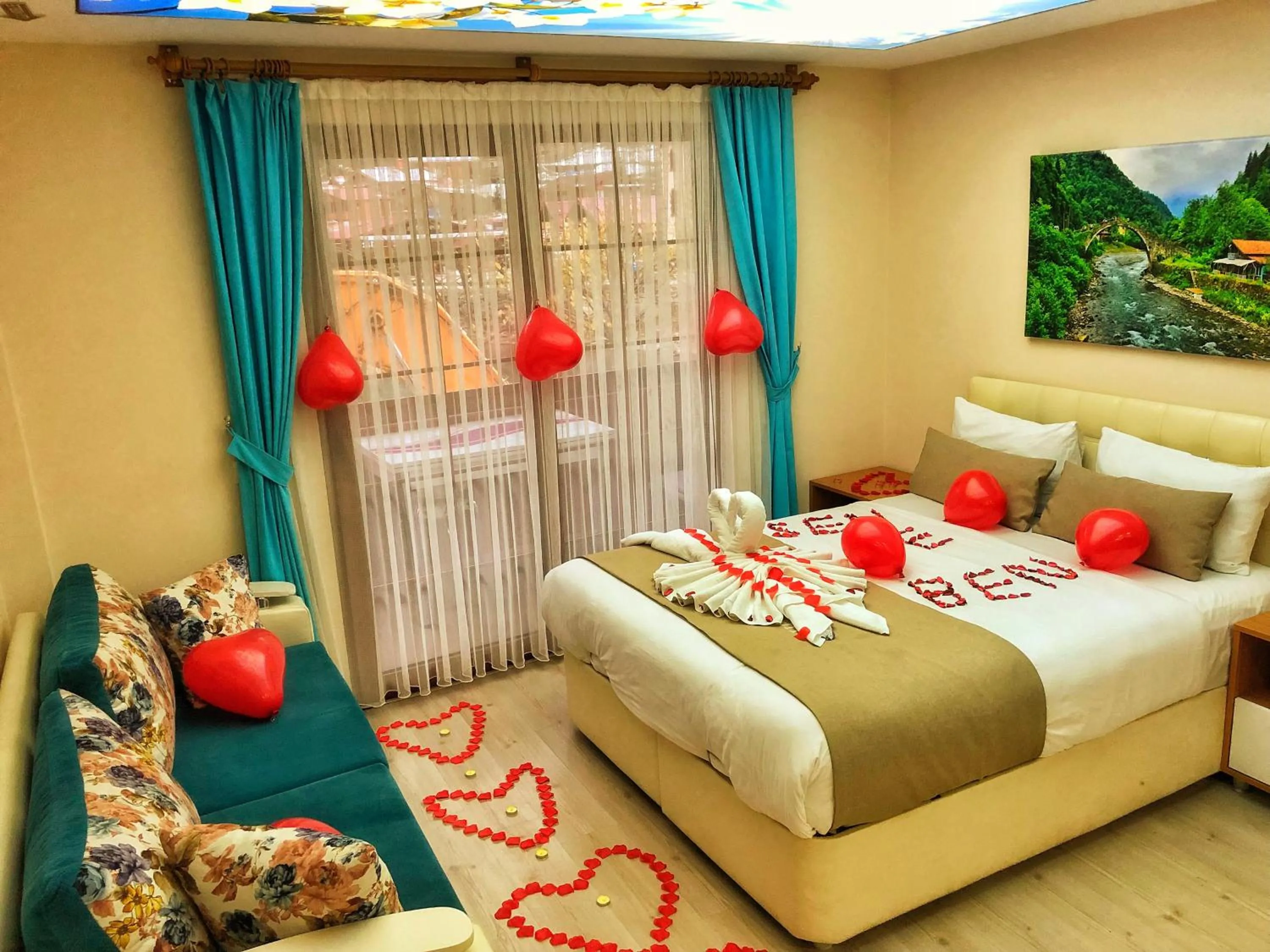 Bed in Osmanlı Suite