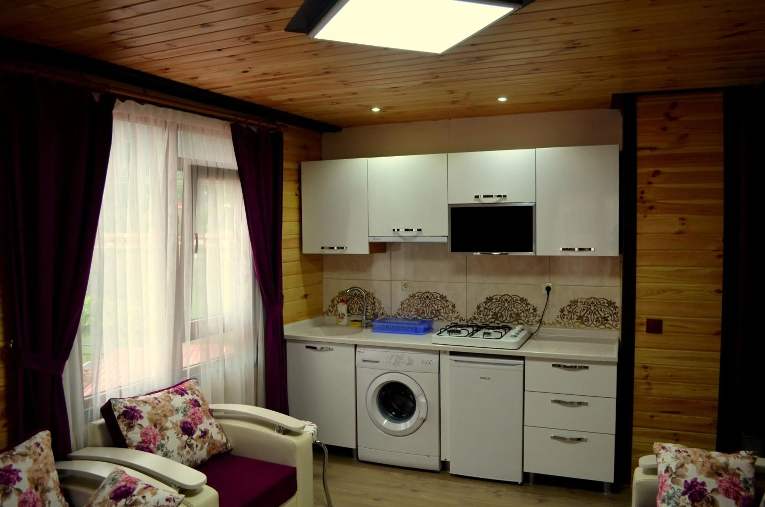 Kitchen or kitchenette in Osmanlı Suite