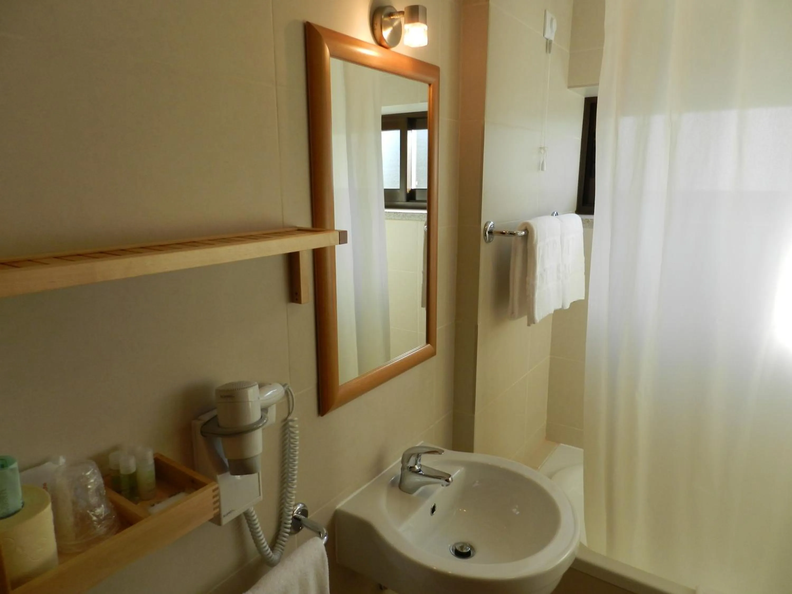 Toilet in Hotel Senhora do Espinheiro