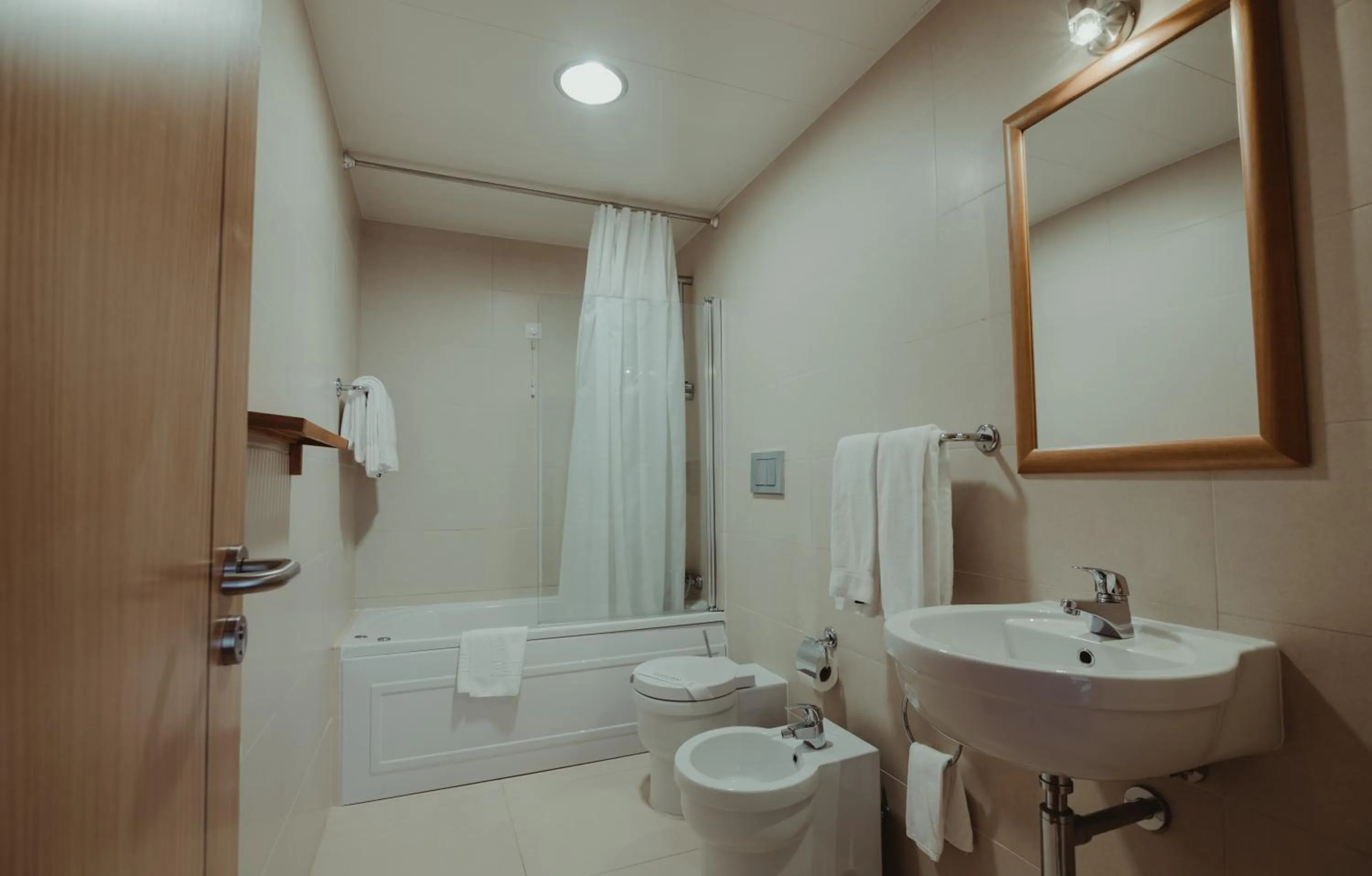 Toilet in Hotel Senhora do Espinheiro