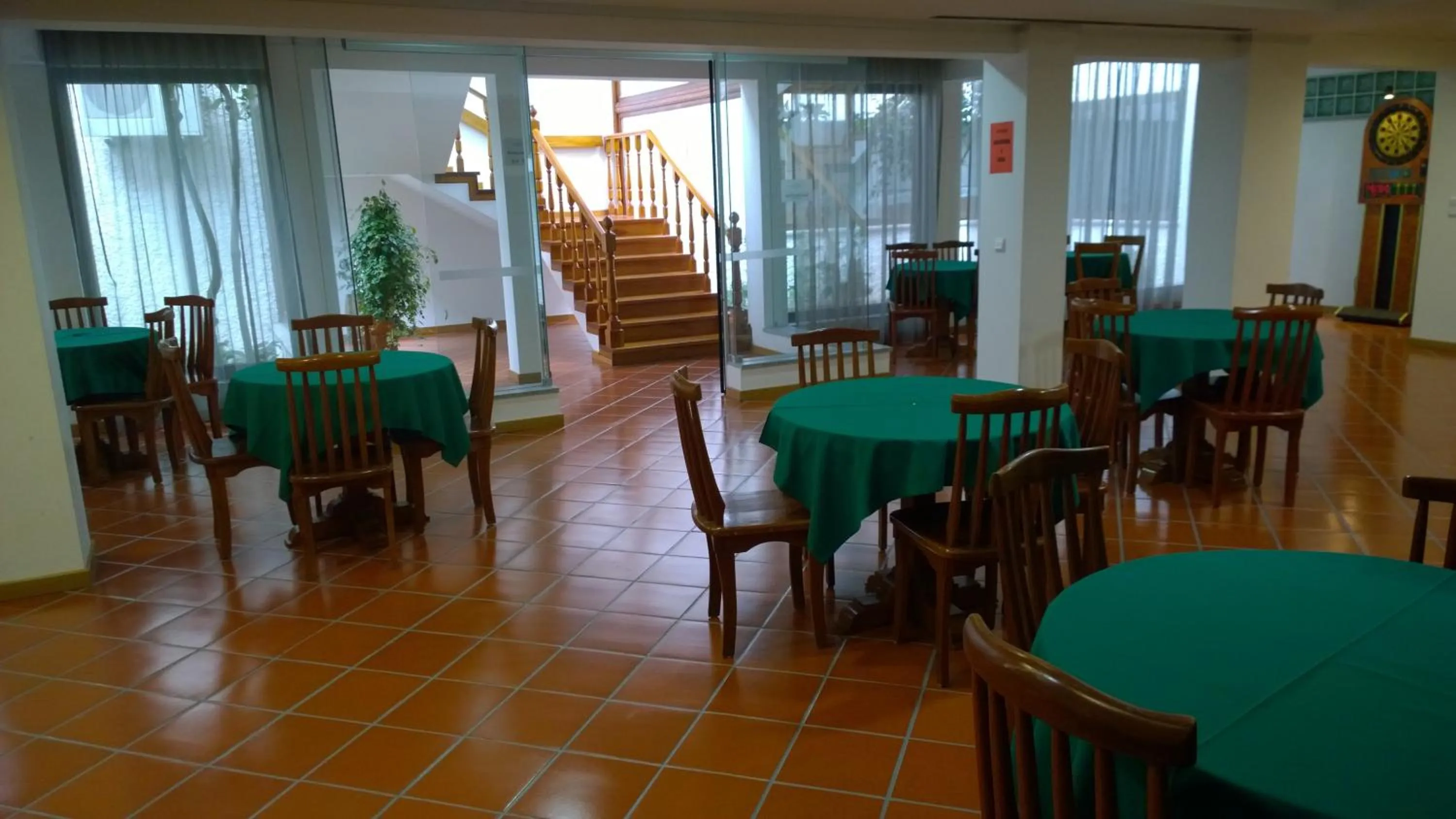 Communal lounge/ TV room in Hotel Senhora do Espinheiro