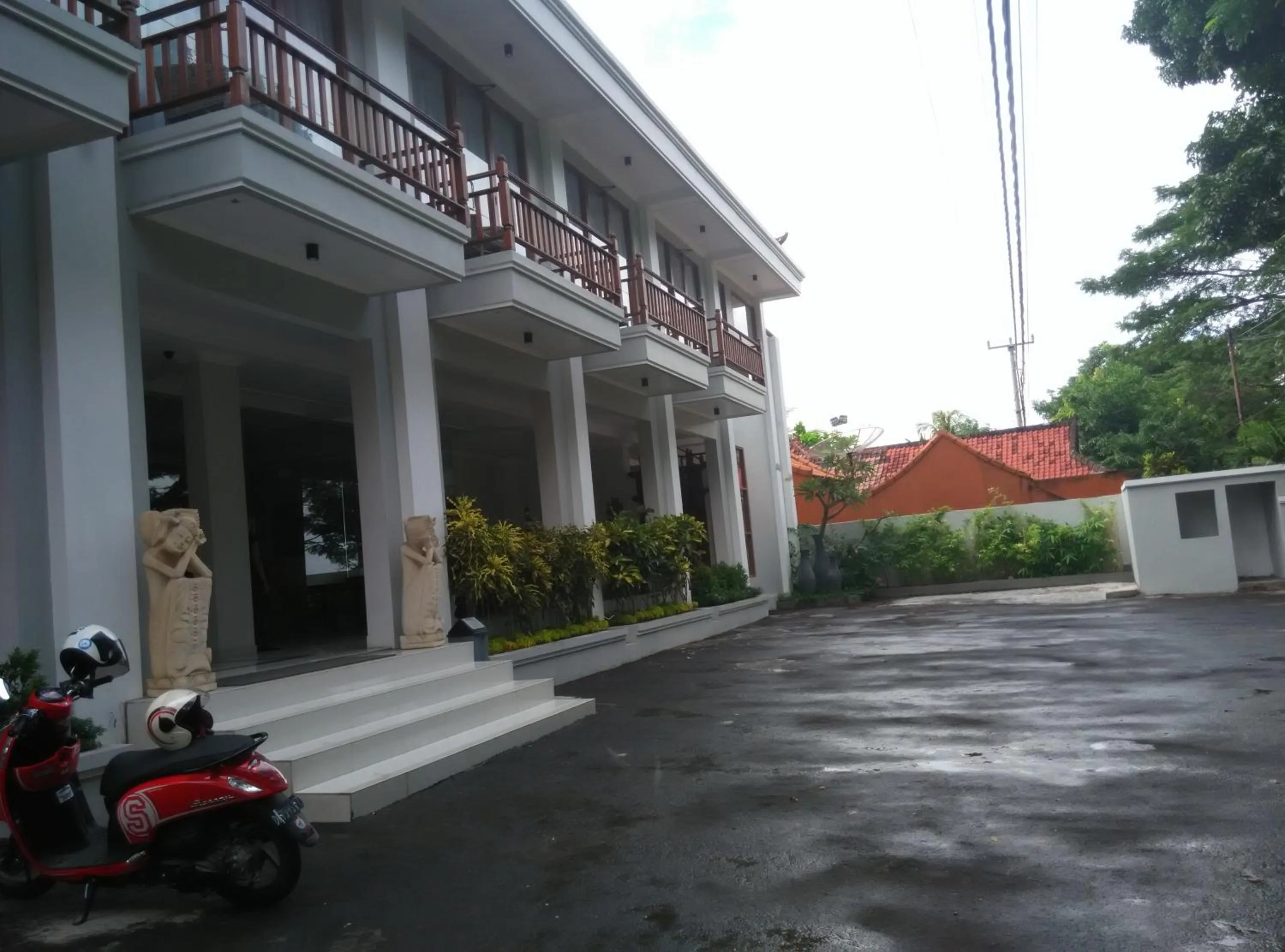 Facade/entrance in Wahyu Dana Hotel