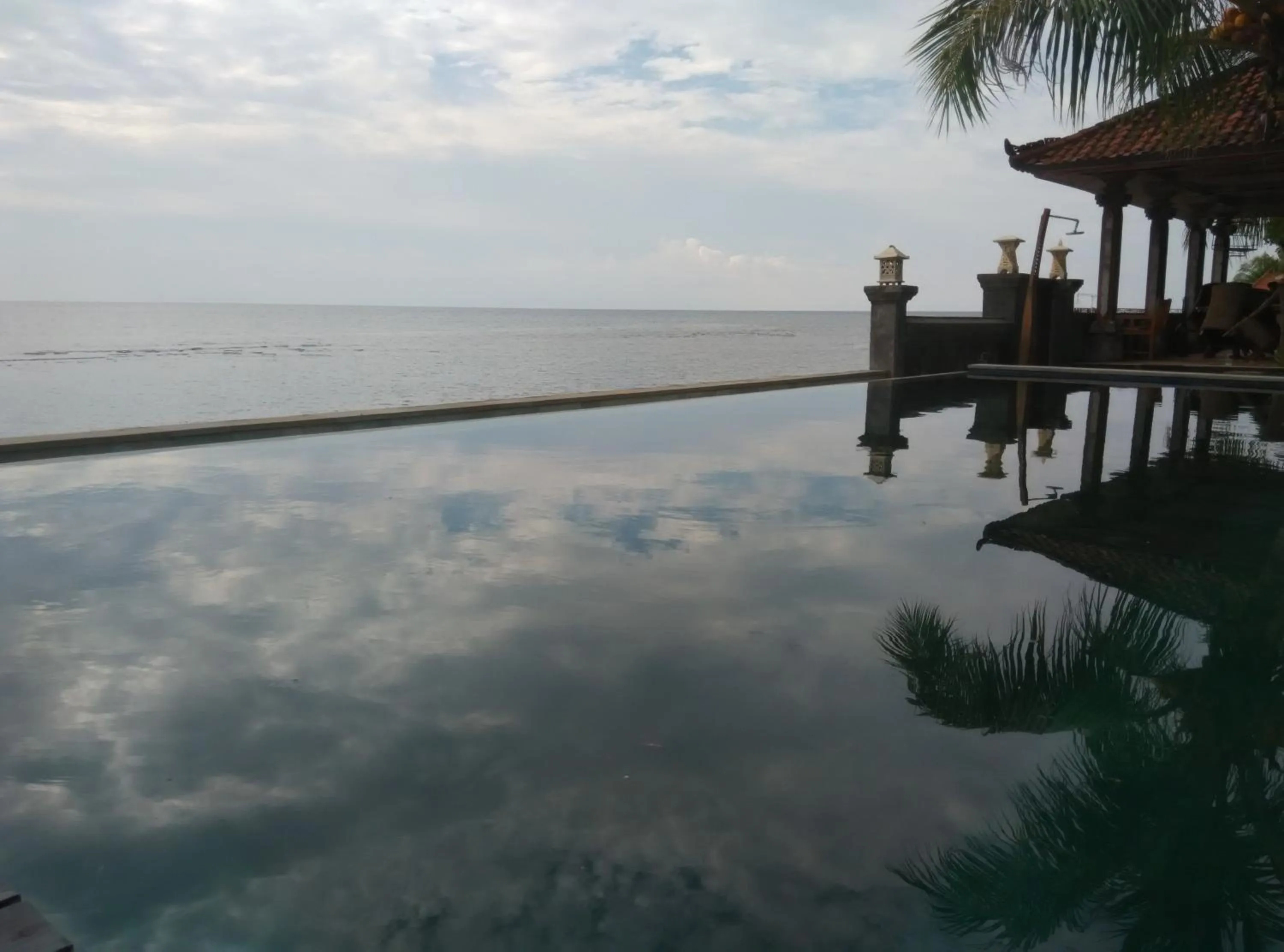 Swimming pool in Wahyu Dana Hotel