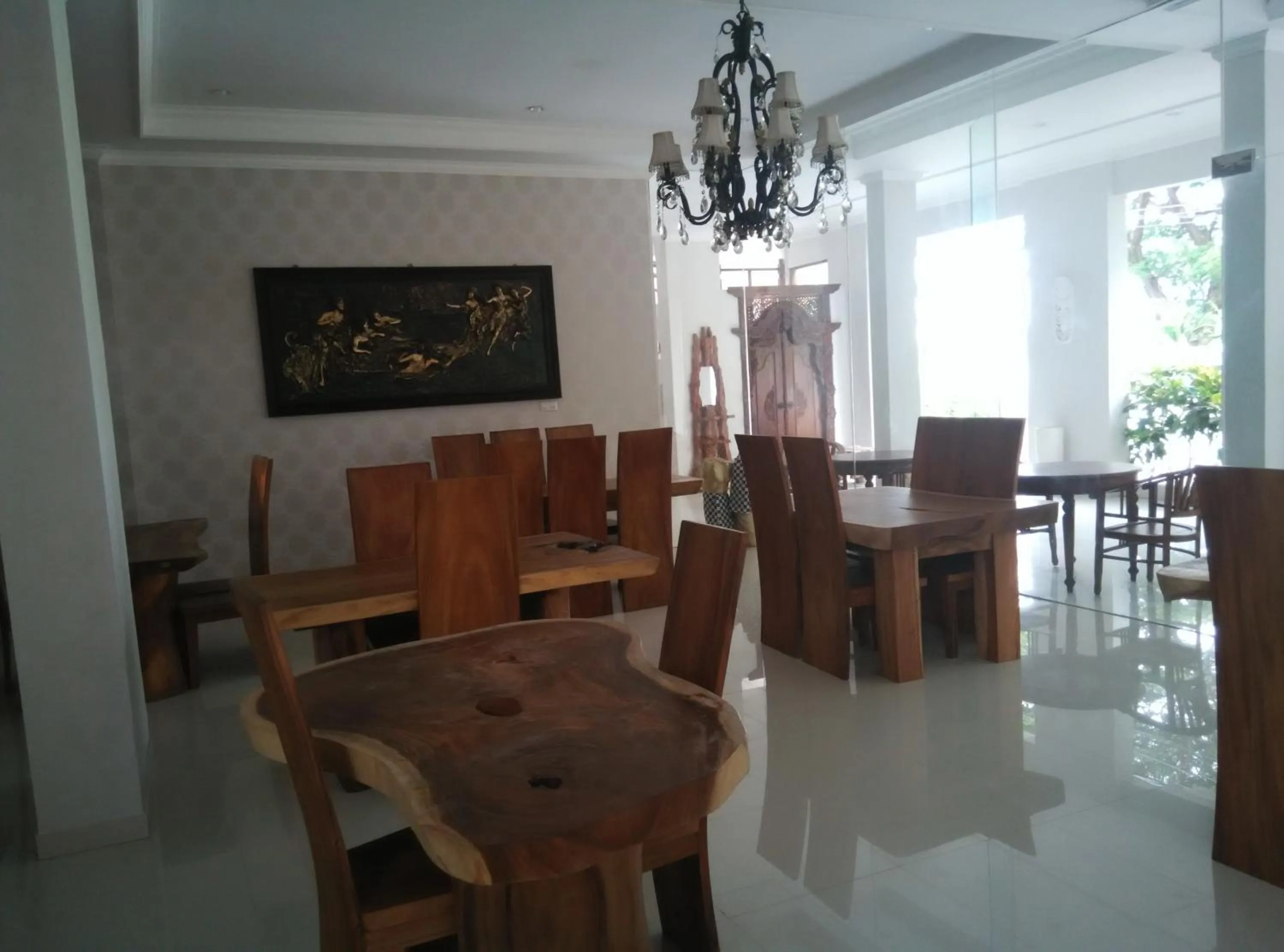 Restaurant/places to eat in Wahyu Dana Hotel