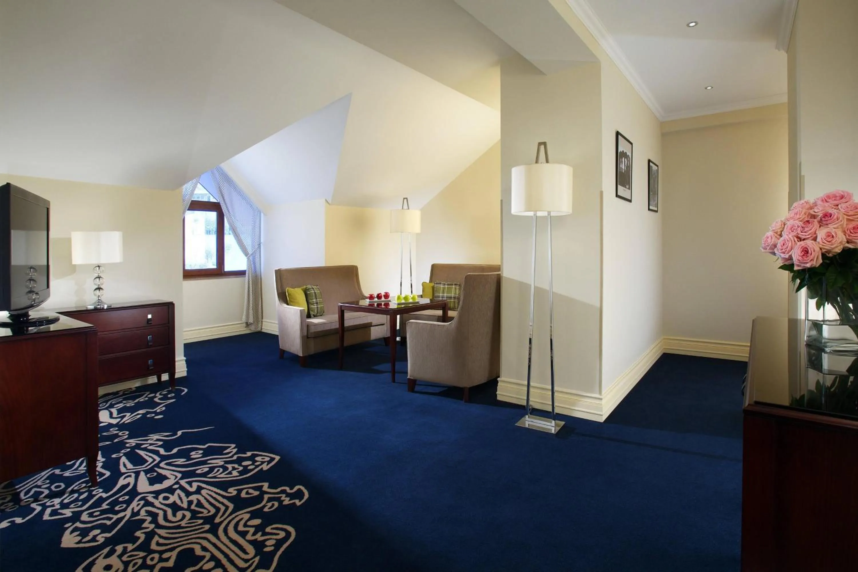 Living room in Tsaghkadzor Marriott Hotel