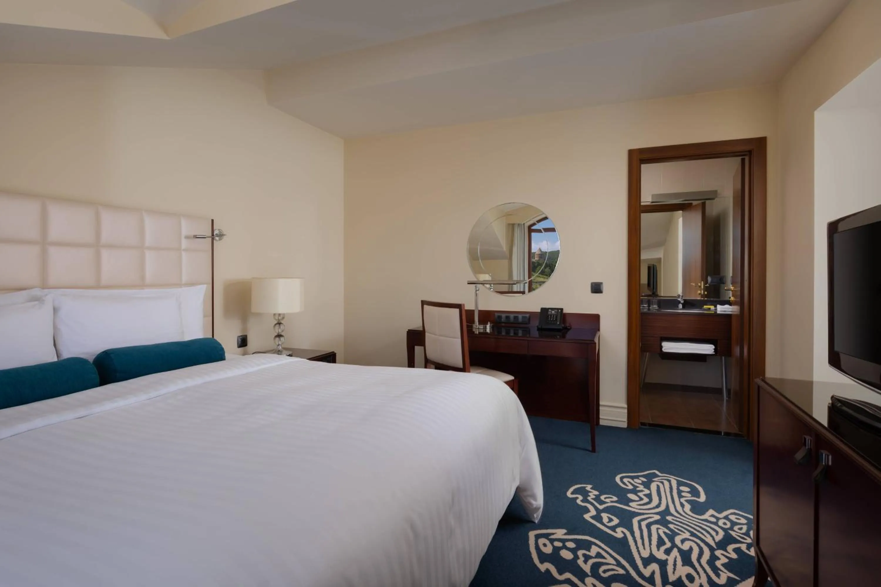 Photo of the whole room, Bed in Tsaghkadzor Marriott Hotel