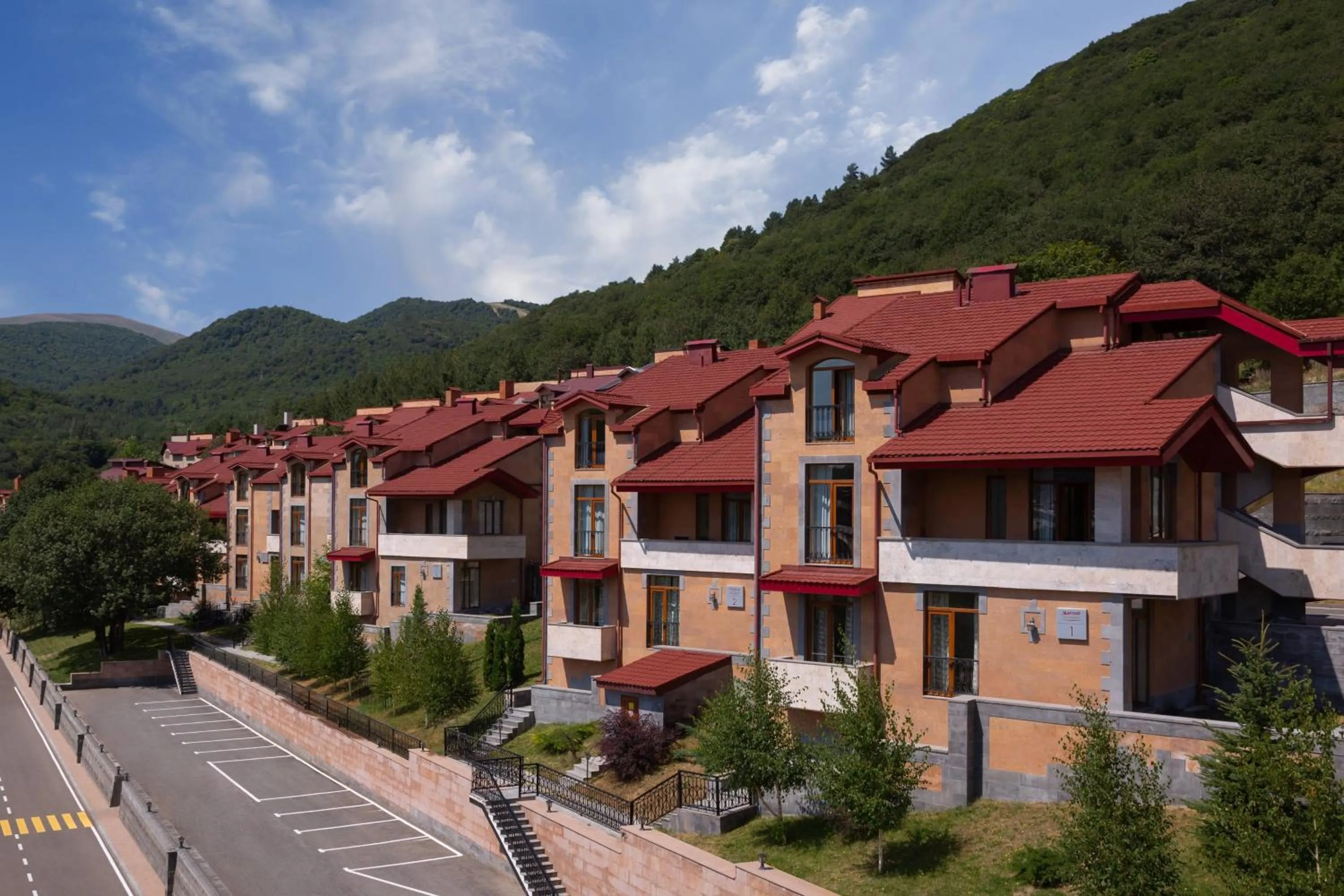 Photo of the whole room in Tsaghkadzor Marriott Hotel