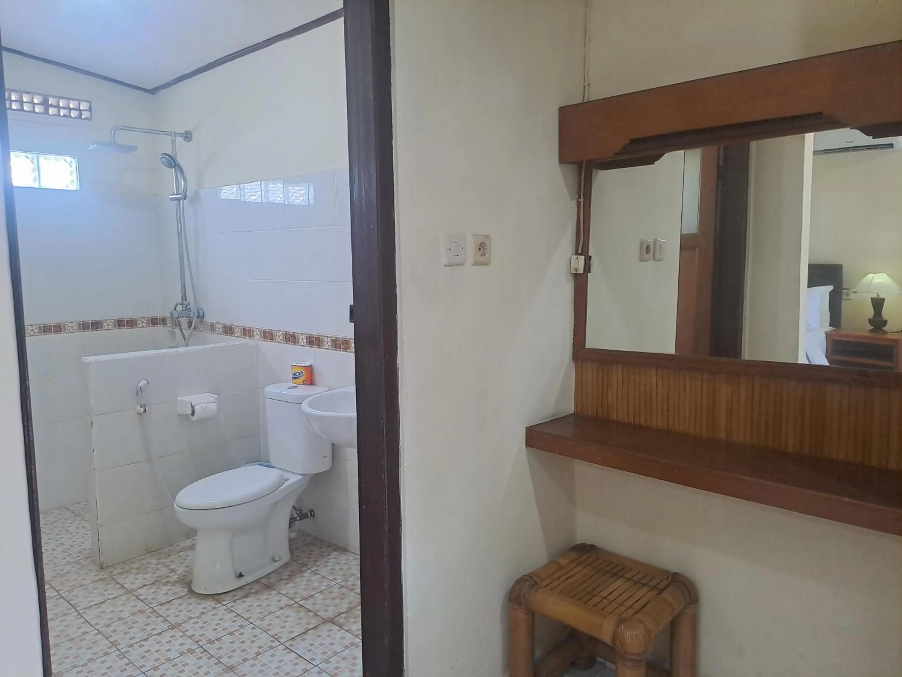 Shower in Lovina Beach Hotel