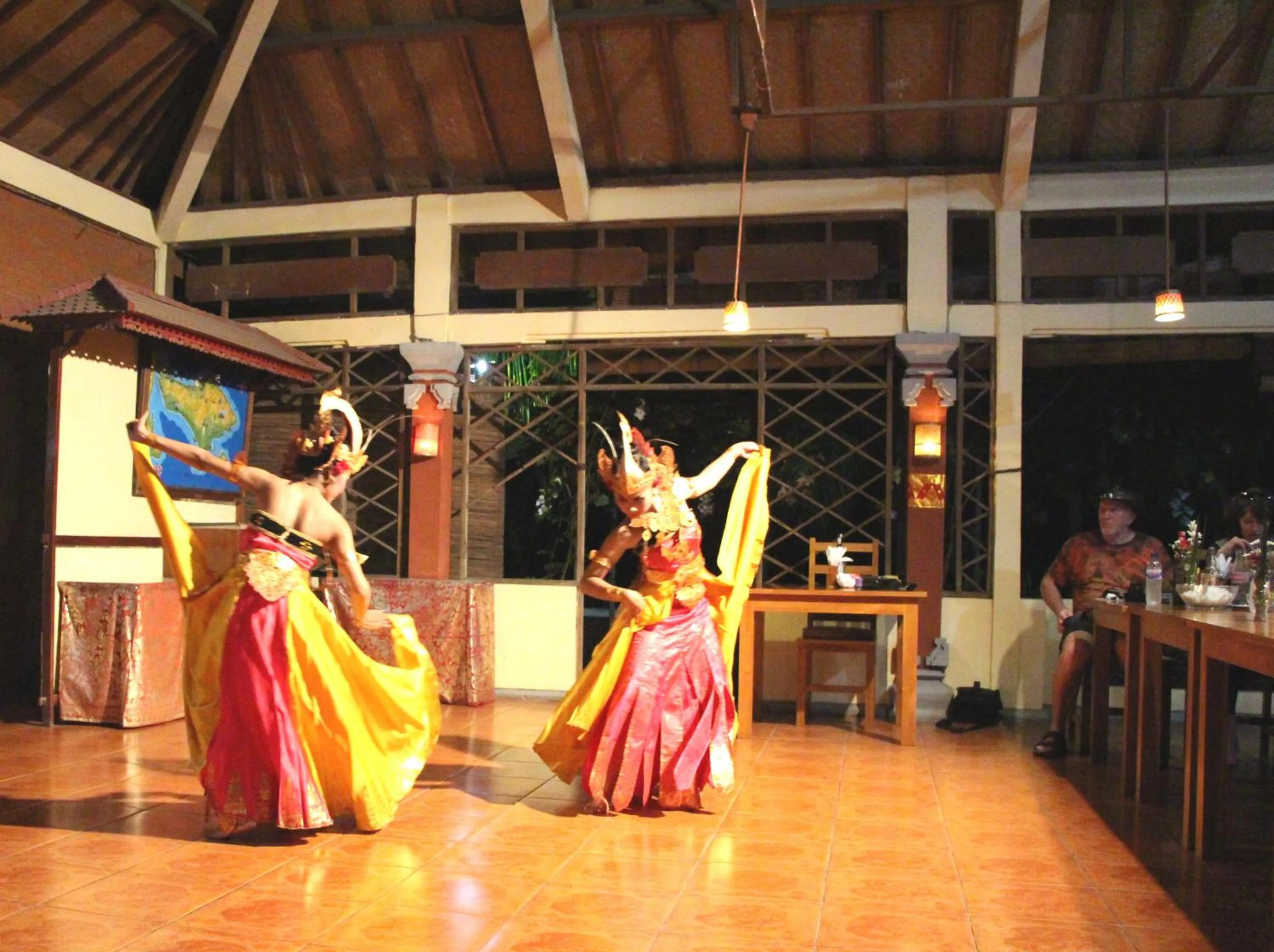 Entertainment in Lovina Beach Hotel
