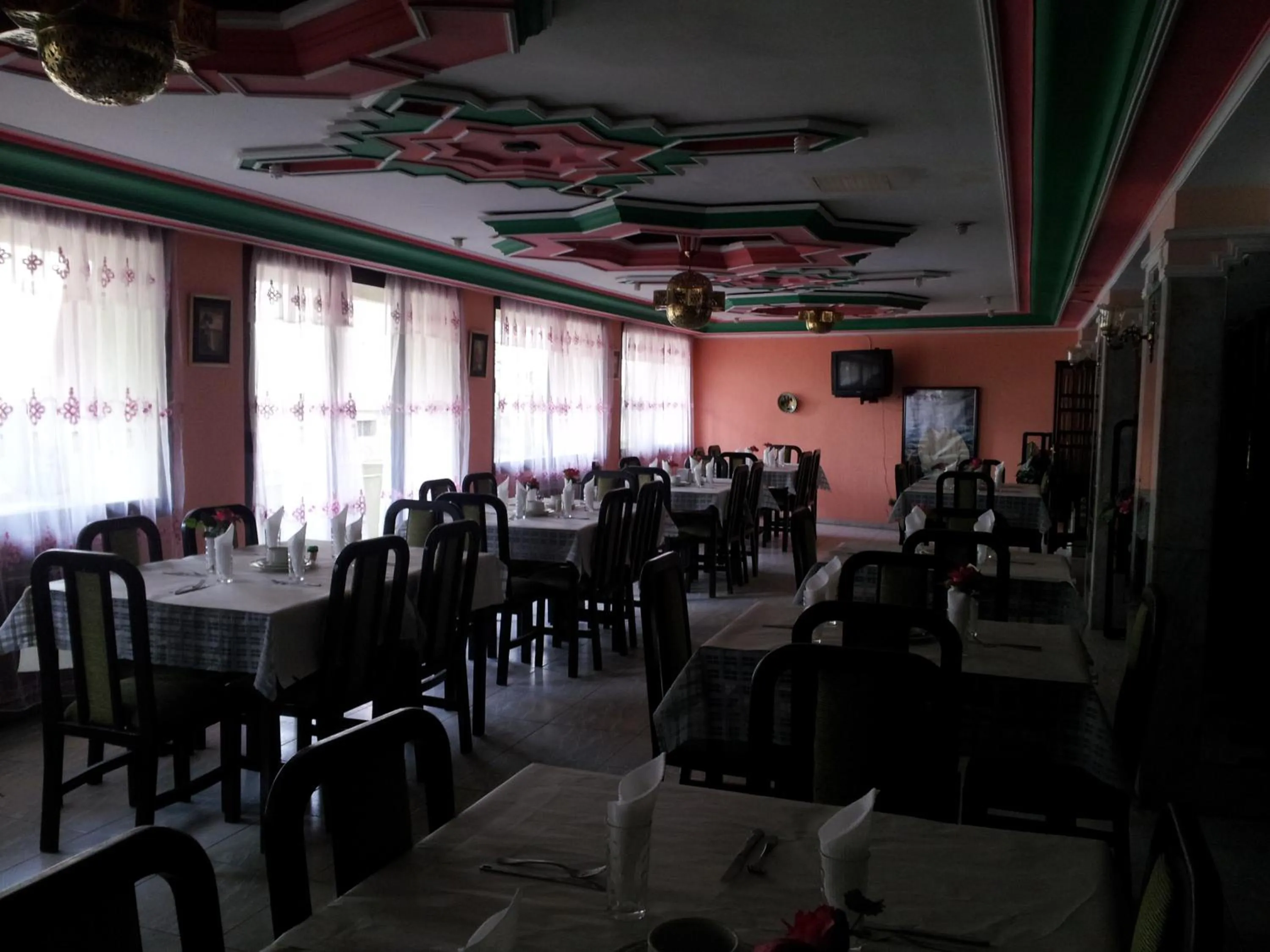 Restaurant/places to eat in Hotel La Giralda