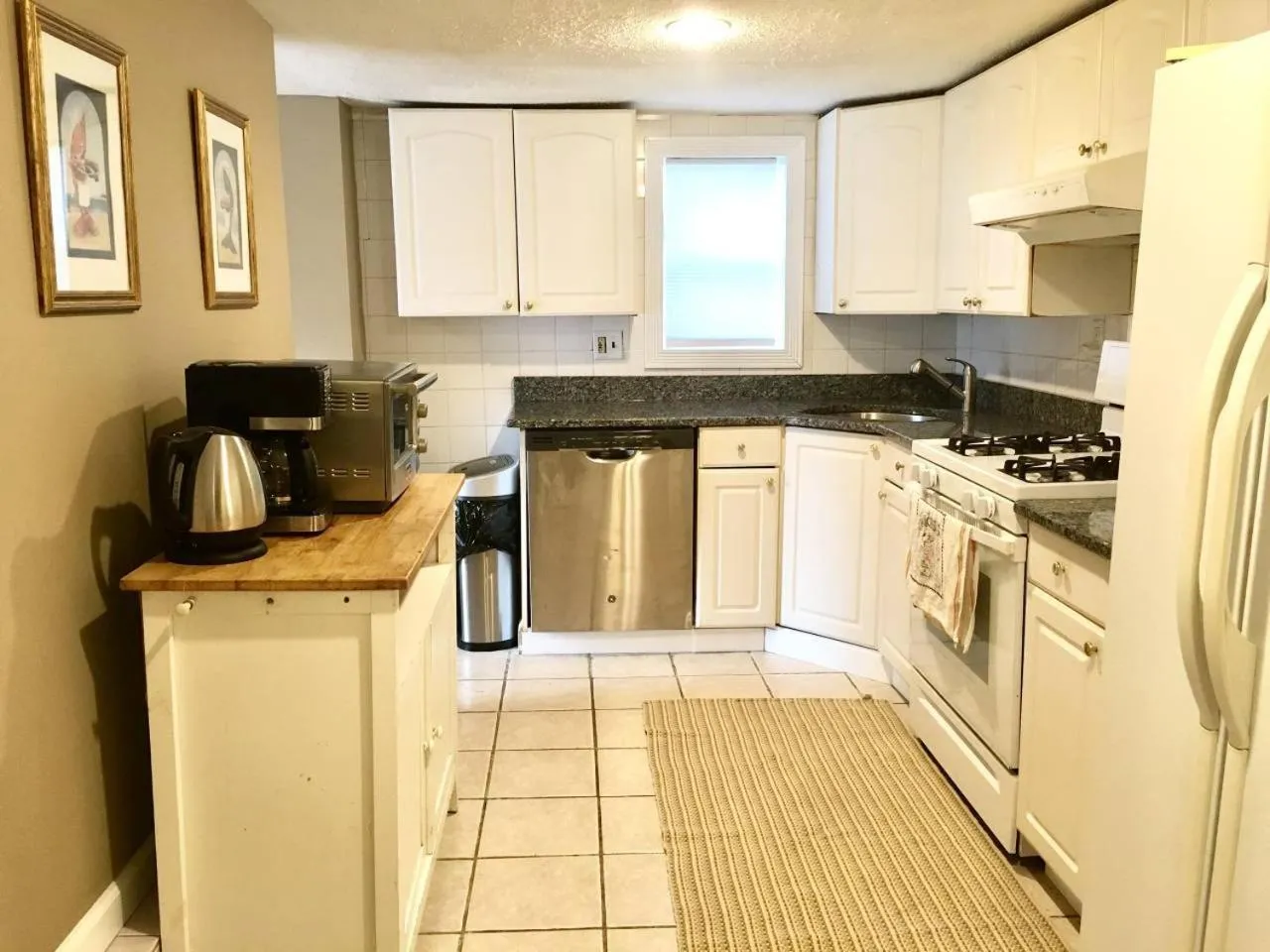 ~*Pet Friendly 30min to Downtown*~ THE BOSTONIAN