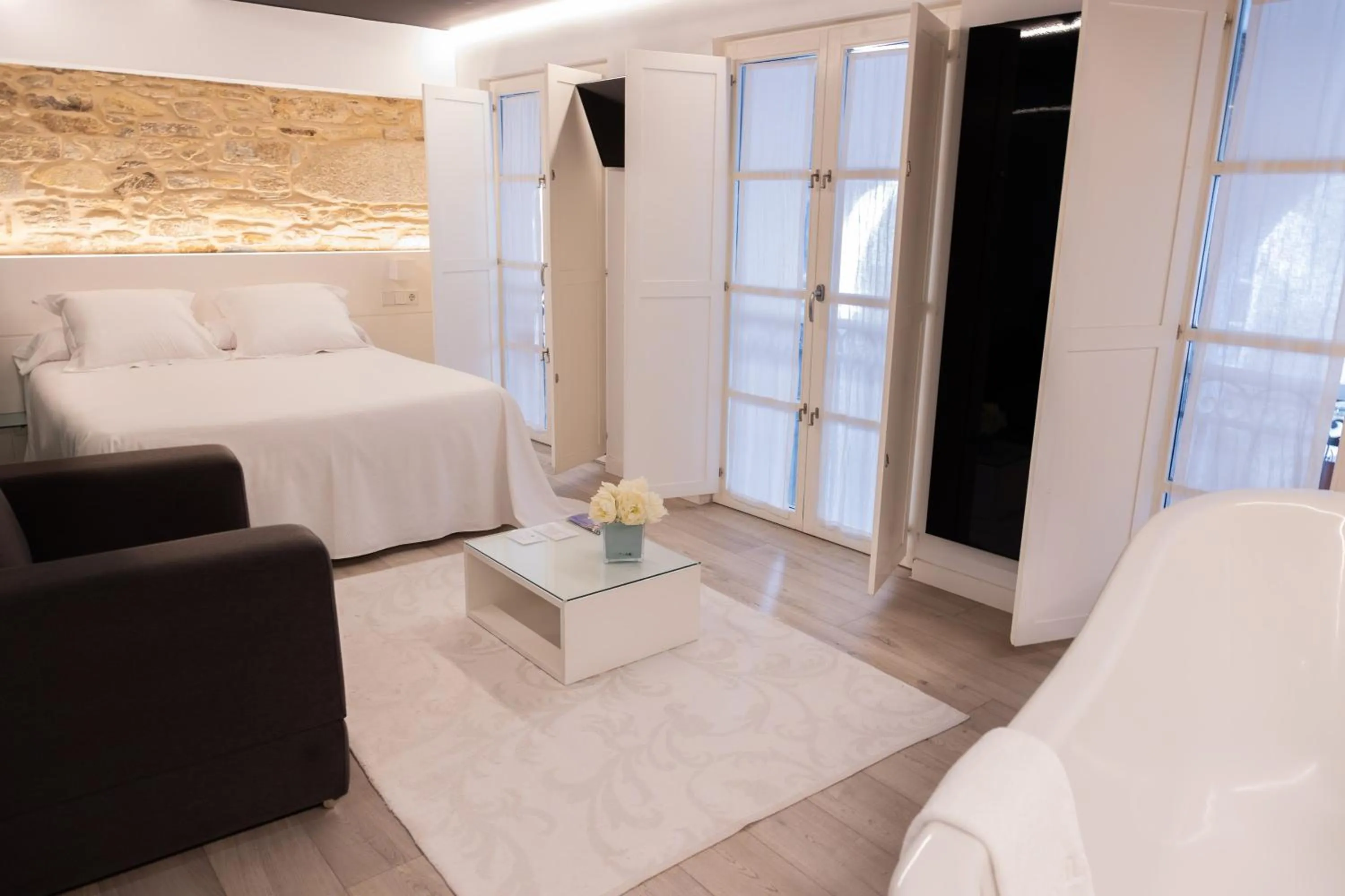 Photo of the whole room, Bed in Hotel Montes