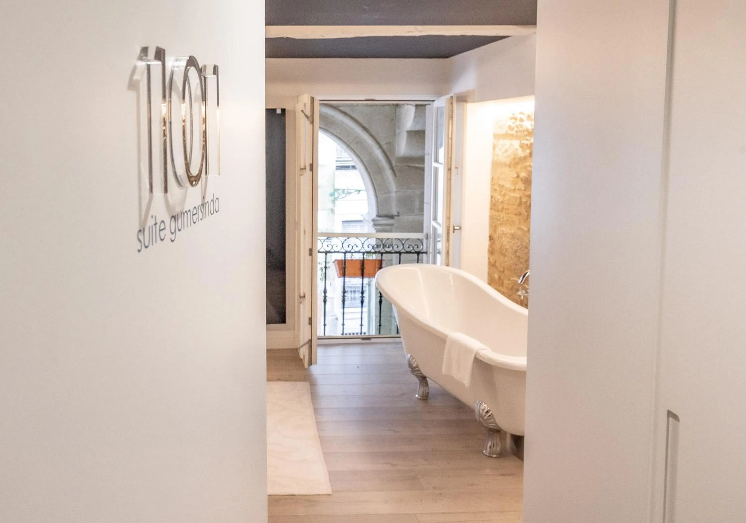 Photo of the whole room, Bed in Hotel Montes