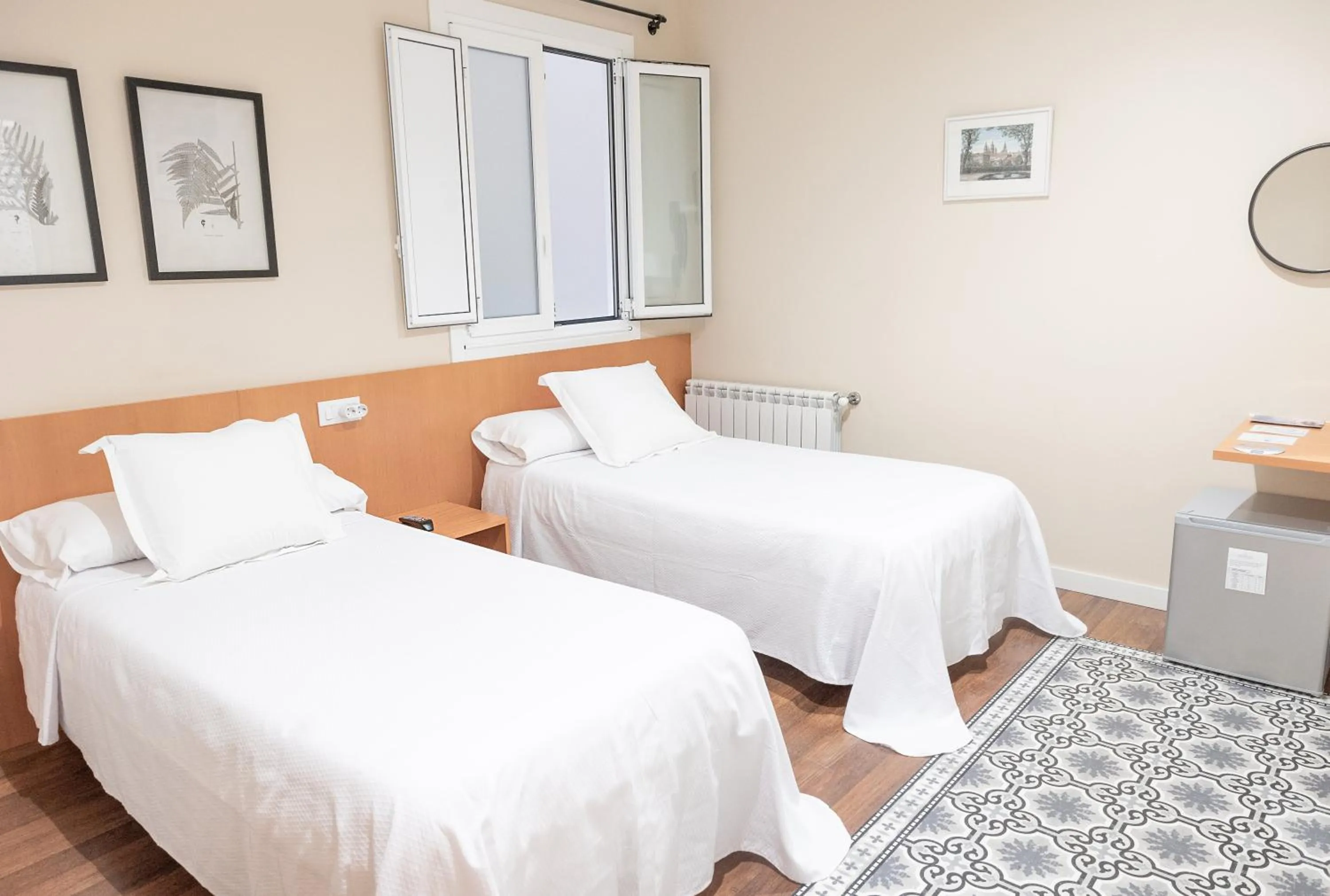 Photo of the whole room, Bed in Hotel Montes