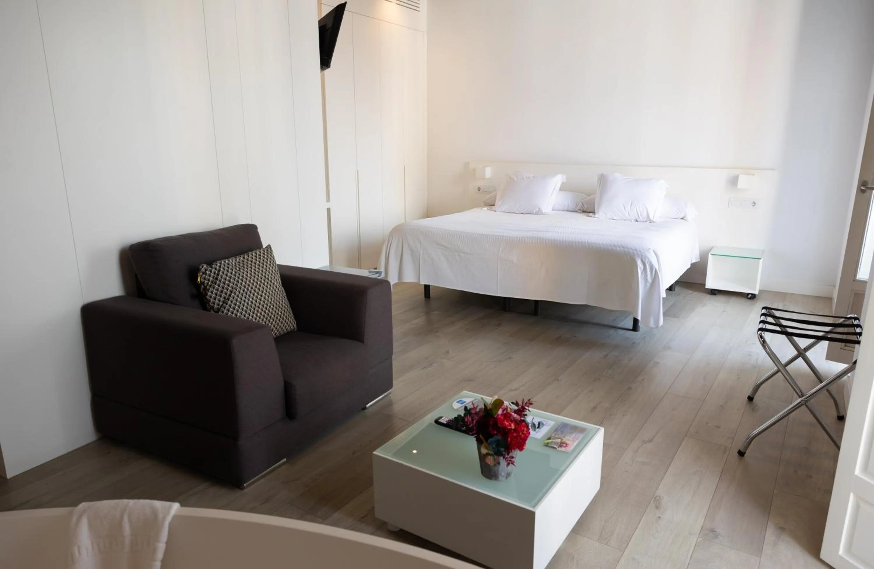 Photo of the whole room, Bed in Hotel Montes