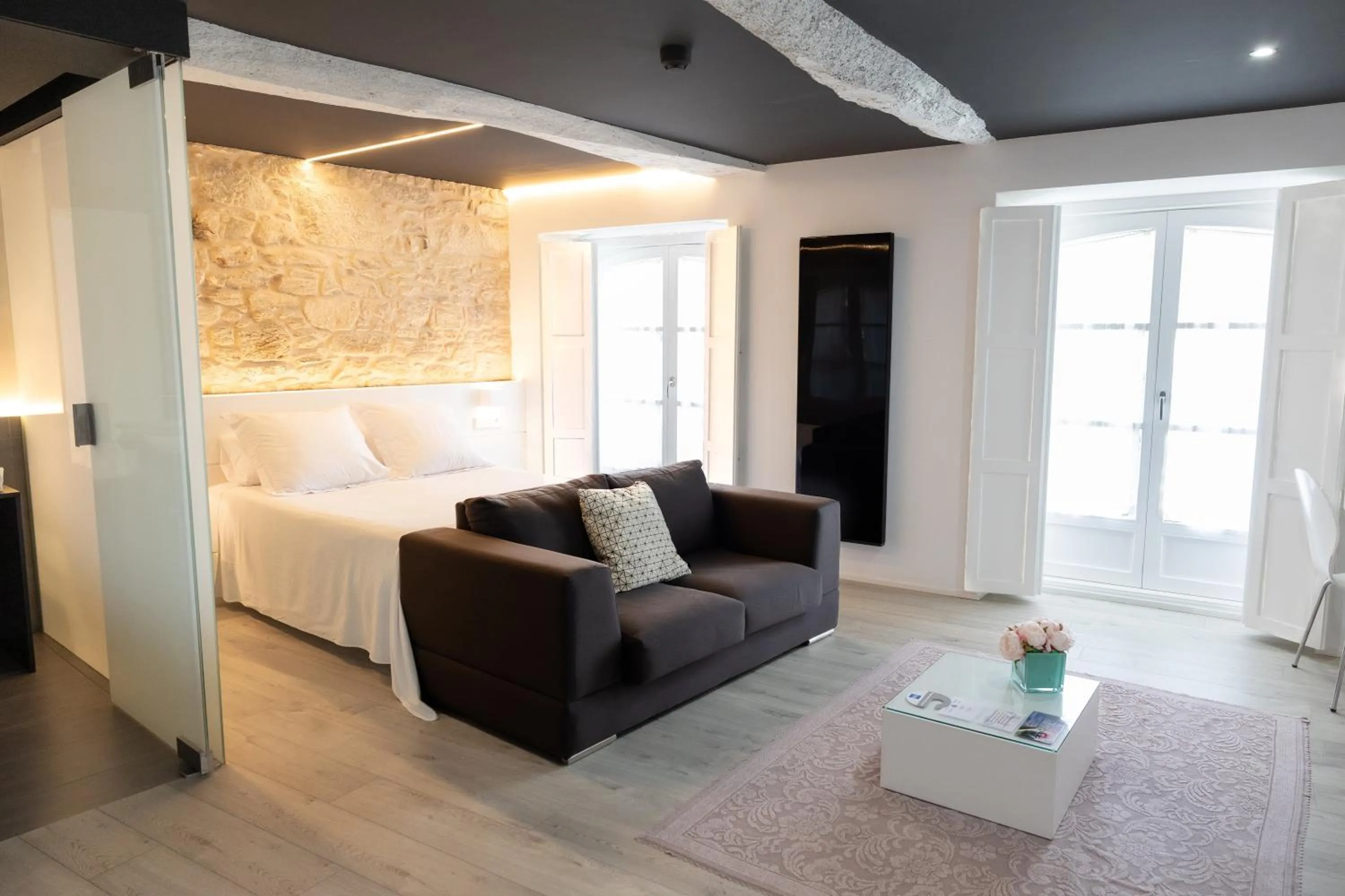 Photo of the whole room in Hotel Montes