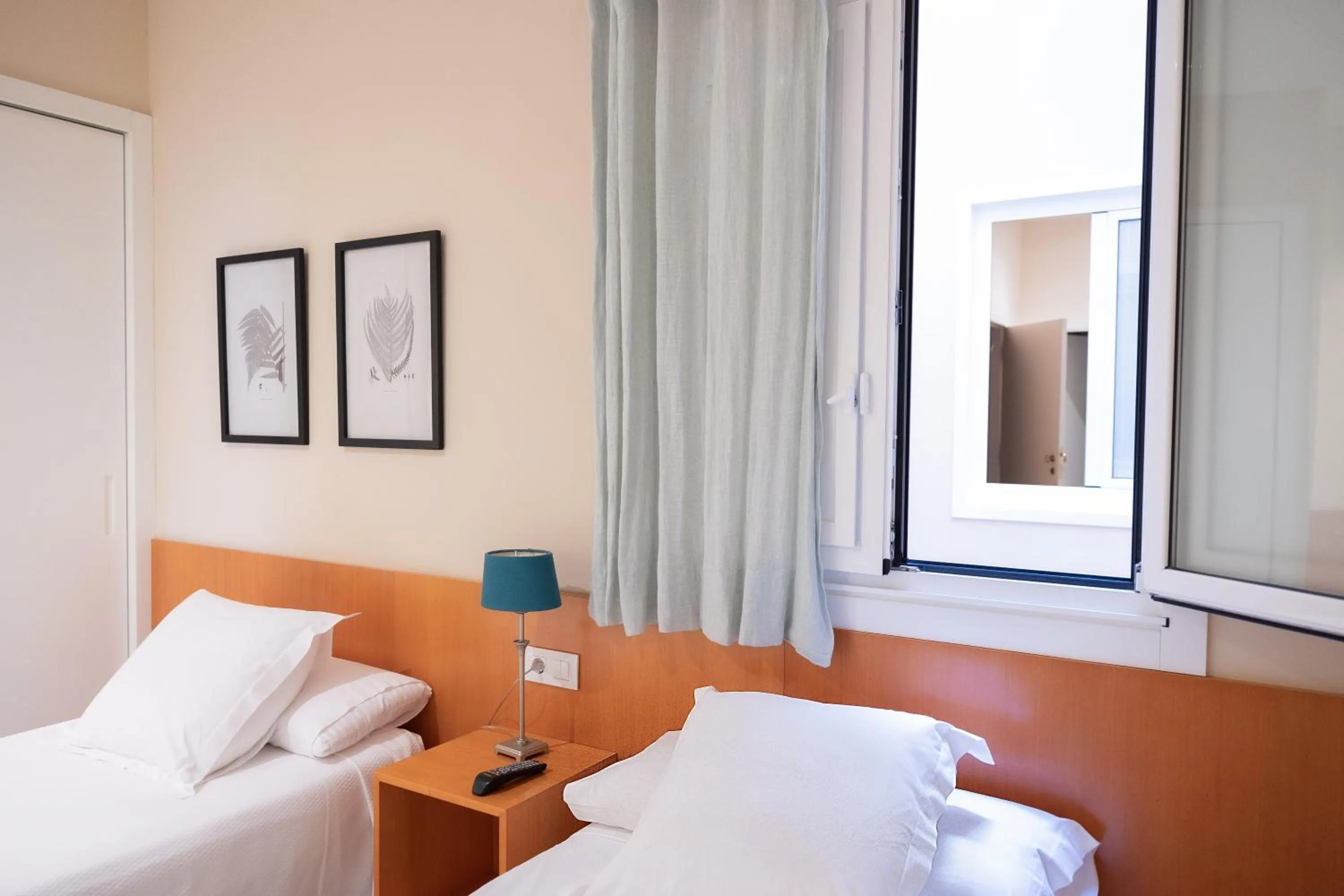 Photo of the whole room, Bed in Hotel Montes