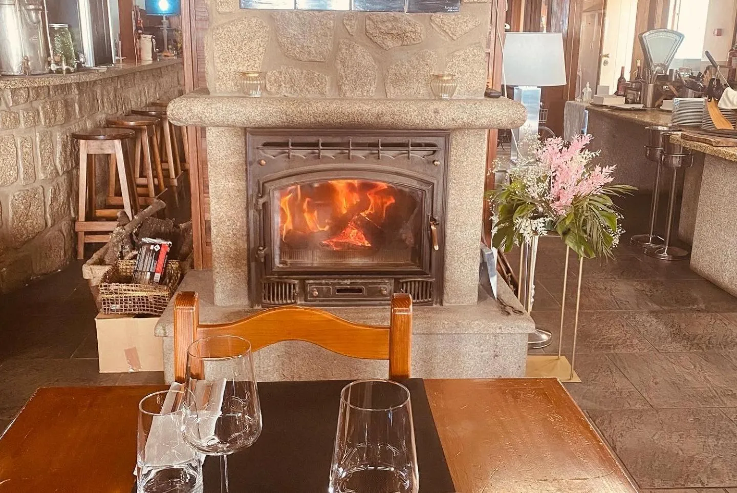 Restaurant/places to eat in Alfatima