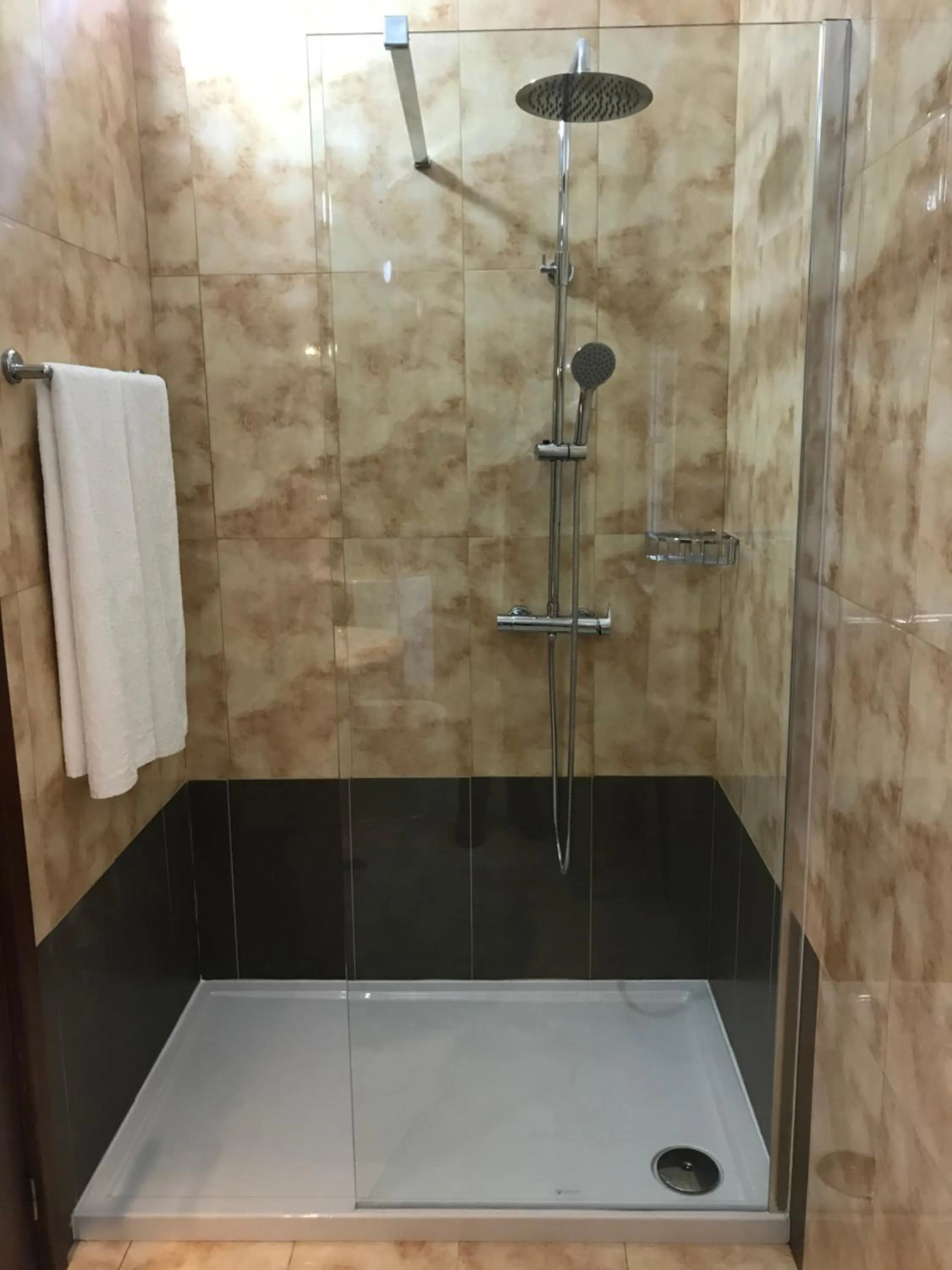 Shower in Alfatima