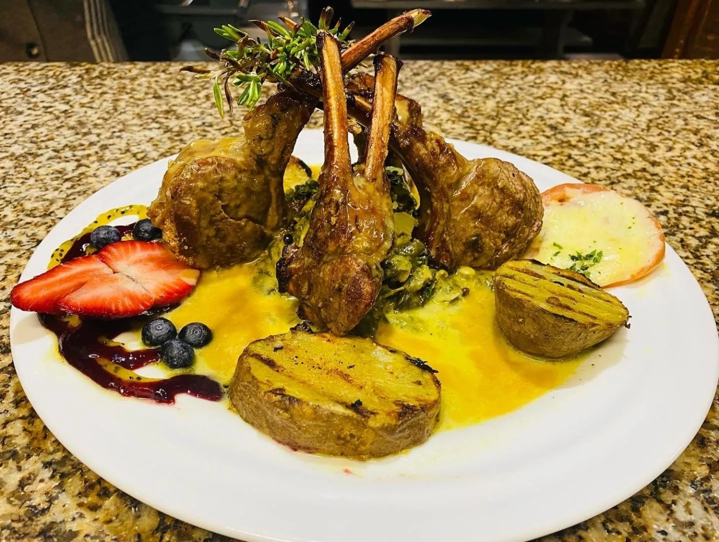 Restaurant/places to eat in Alfatima