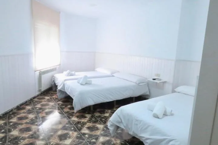 Triple Room in Hostal Jaufil