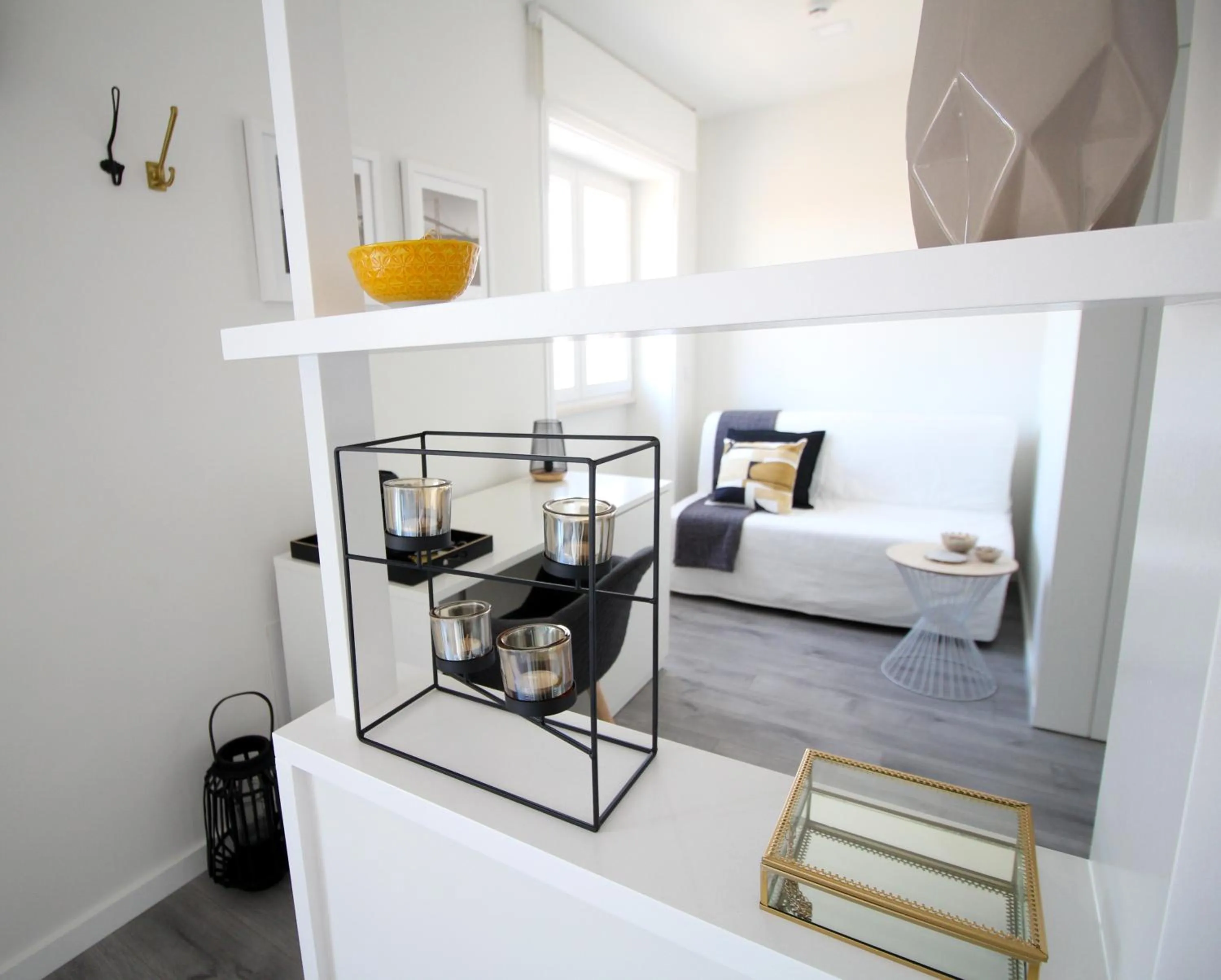 Living room, Bed in JR Studios & Suites I Rius I