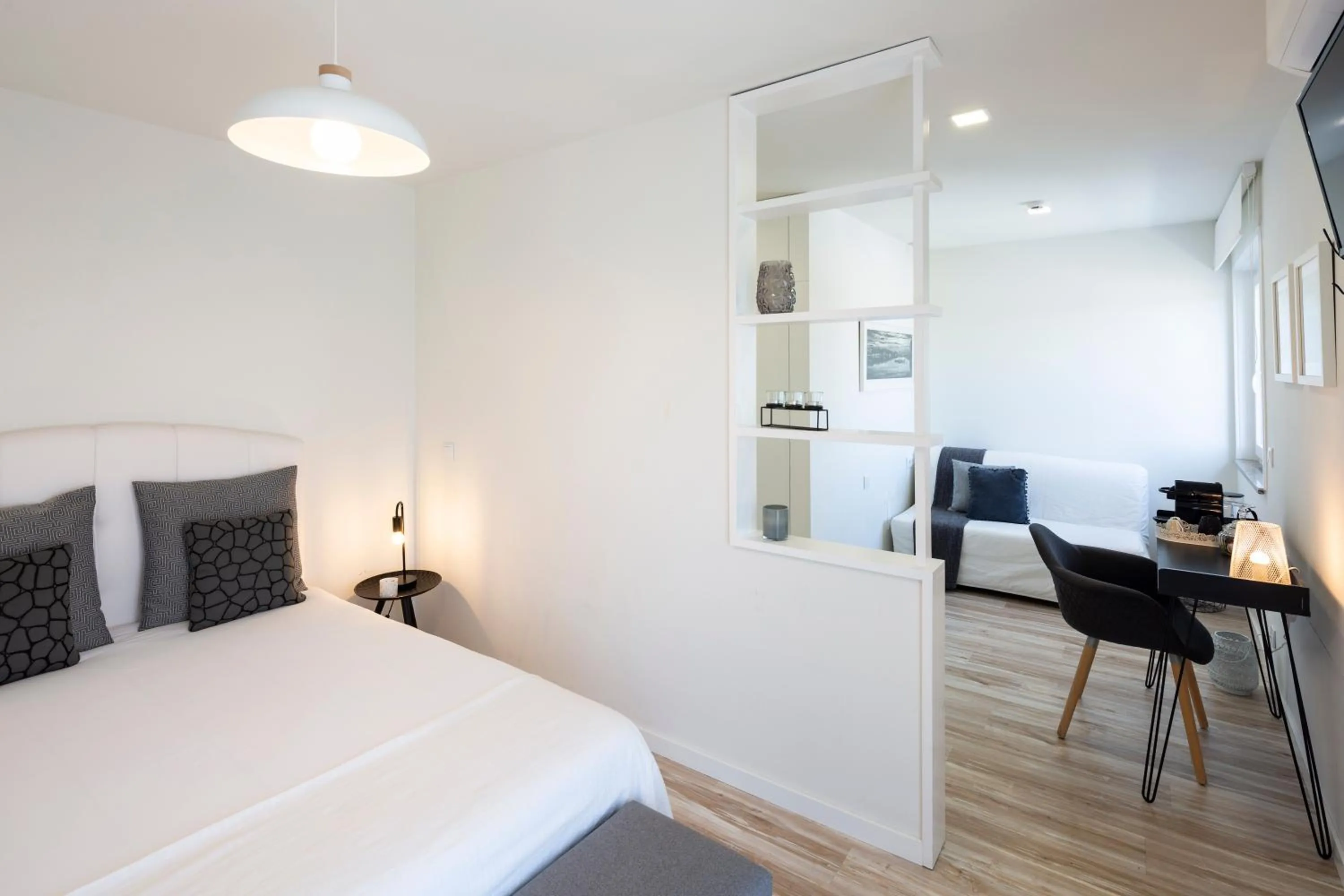 Standard Suite in JR Studios & Suites I Rius I