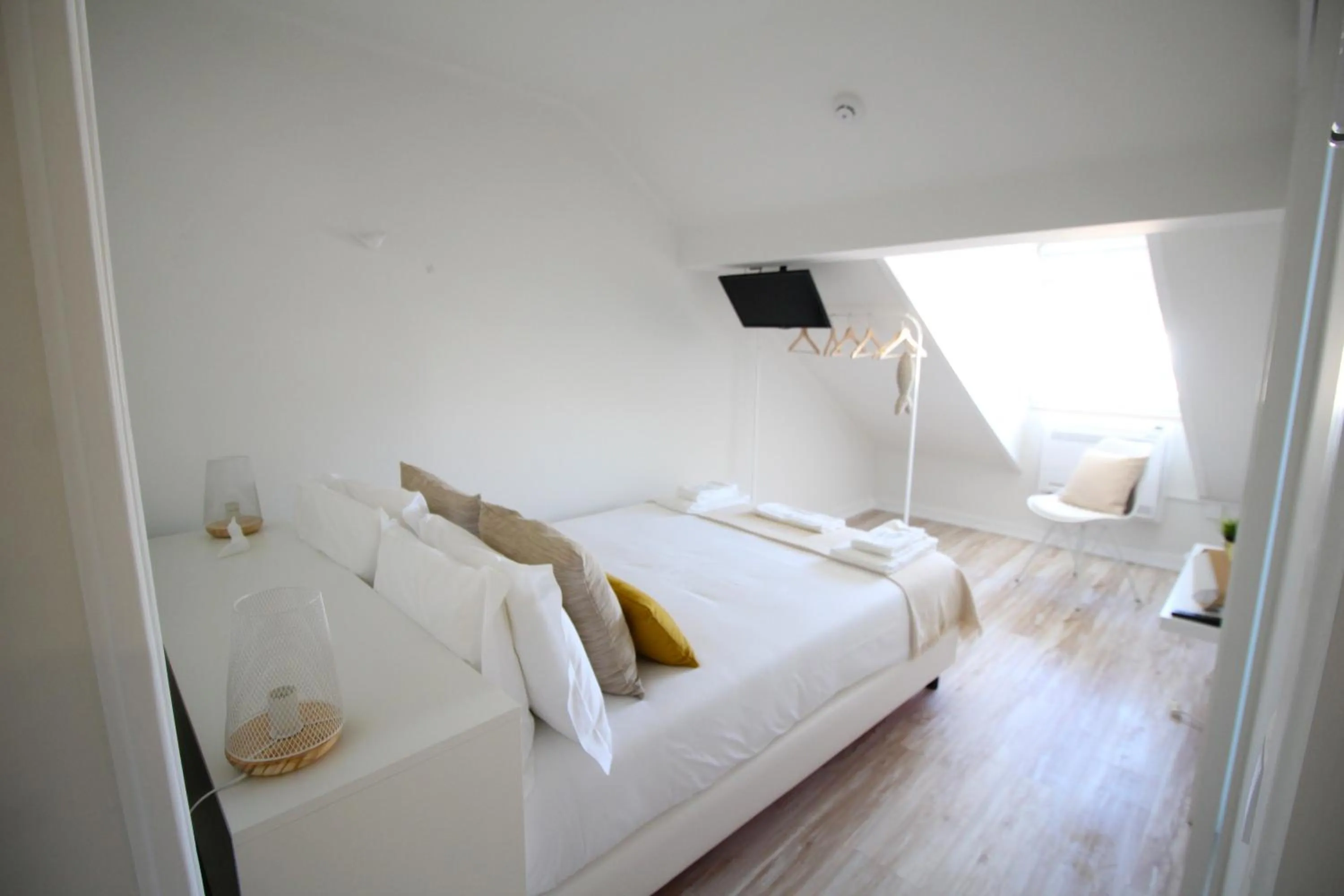 Bedroom, Bed in JR Studios & Suites I Rius I