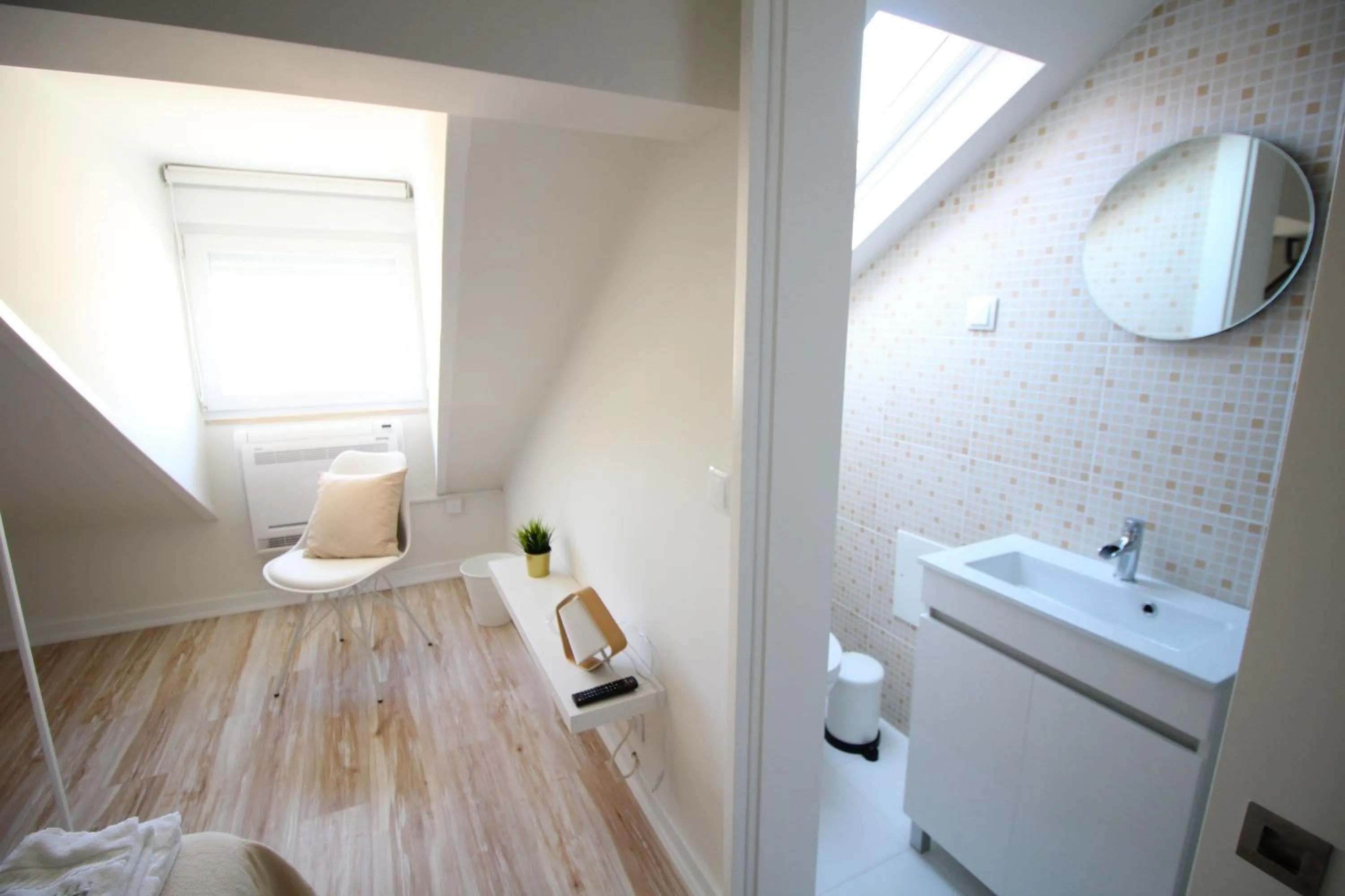 Bathroom in JR Studios & Suites I Rius I