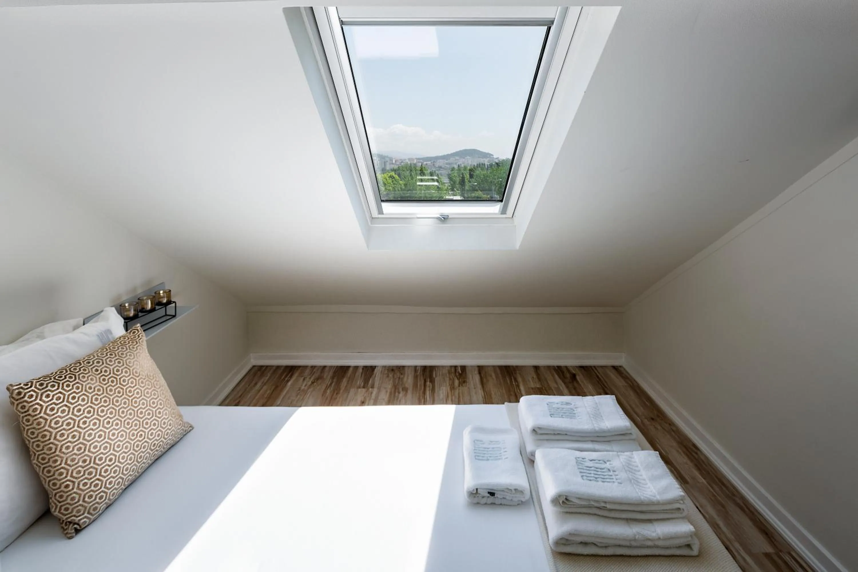 Bedroom, Bed in JR Studios & Suites I Rius I