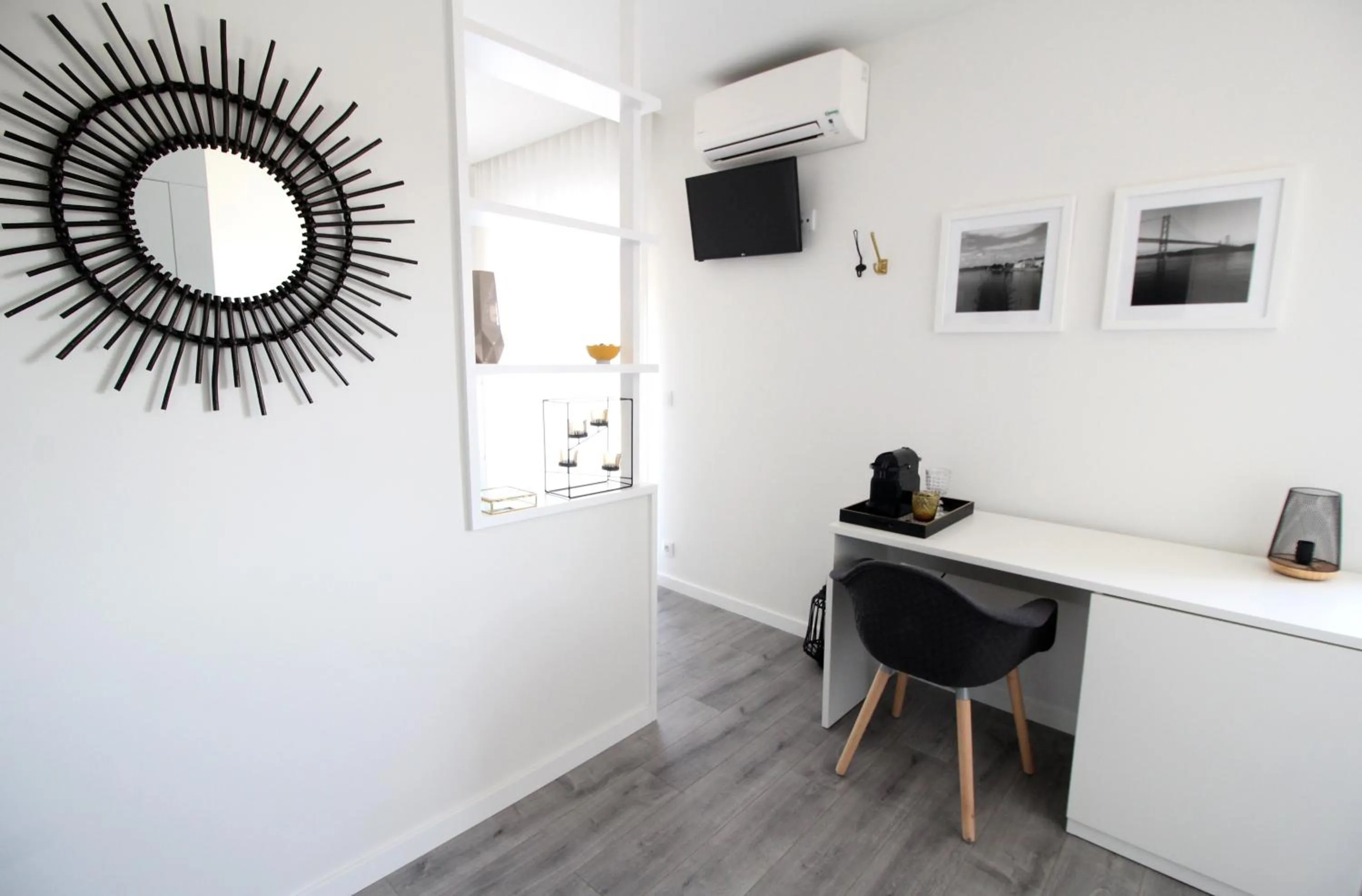 Living room in JR Studios & Suites I Rius I