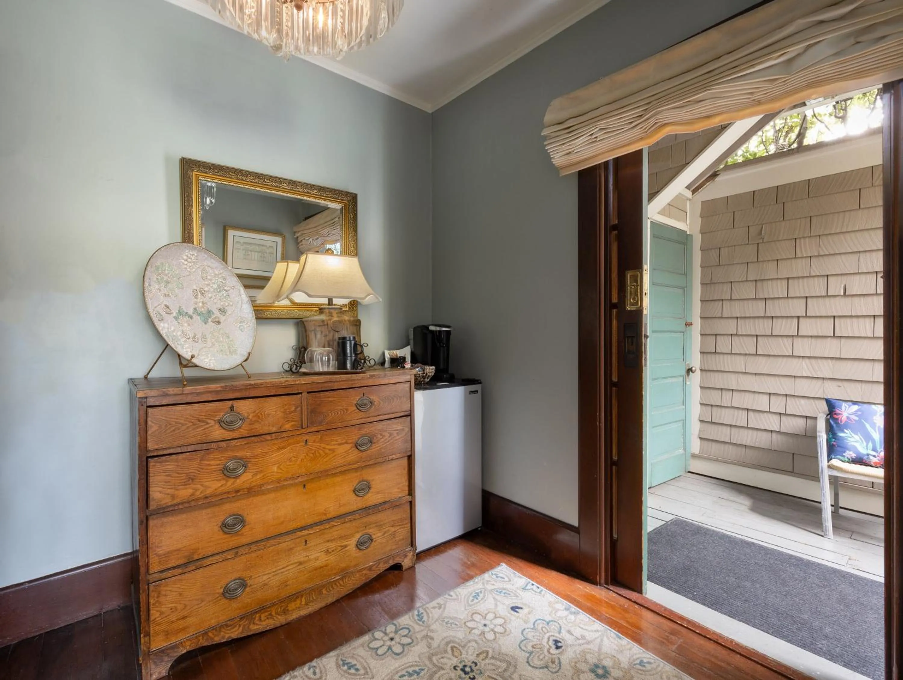 Kitchen or kitchenette in De La Vina Inn