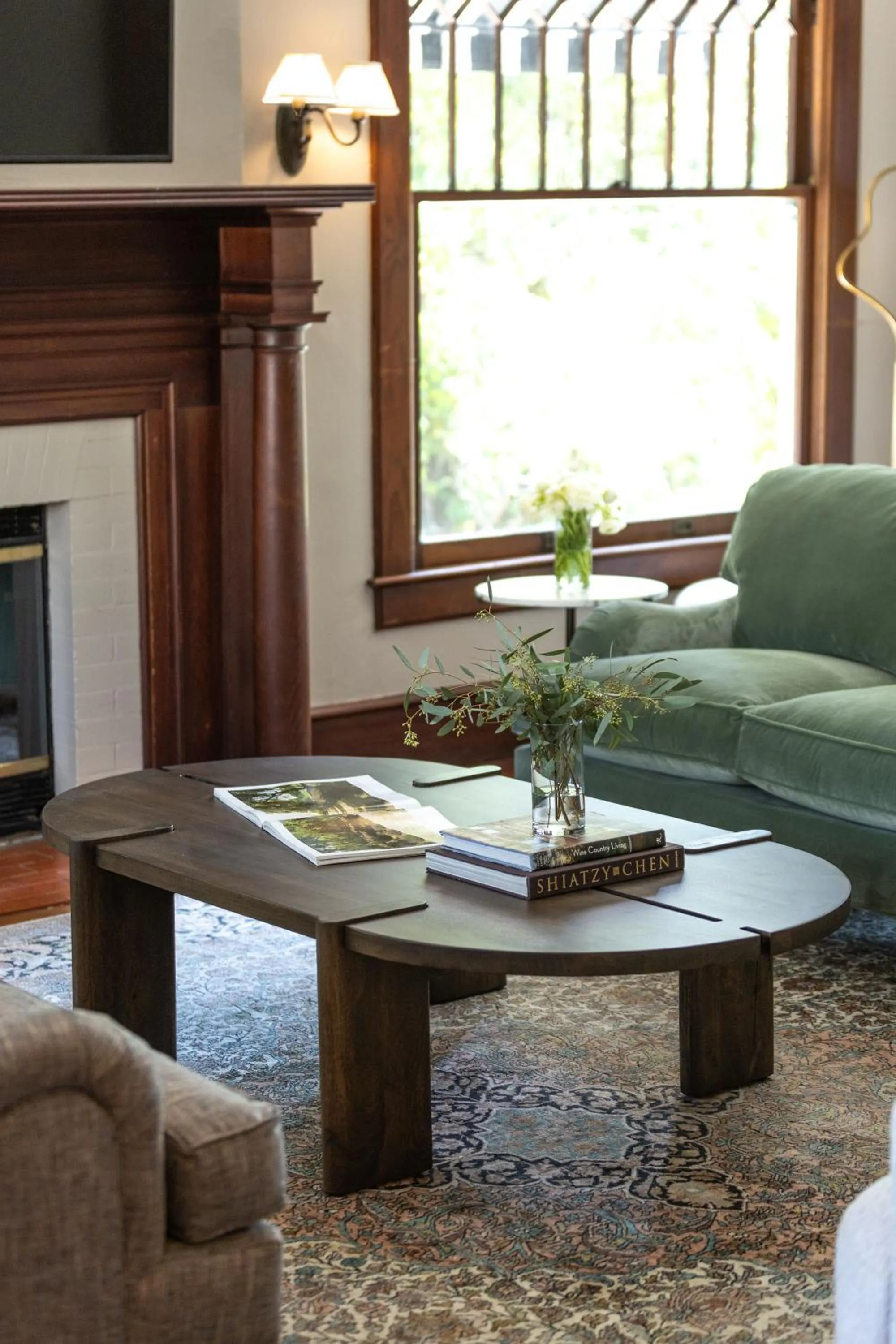Living room in De La Vina Inn