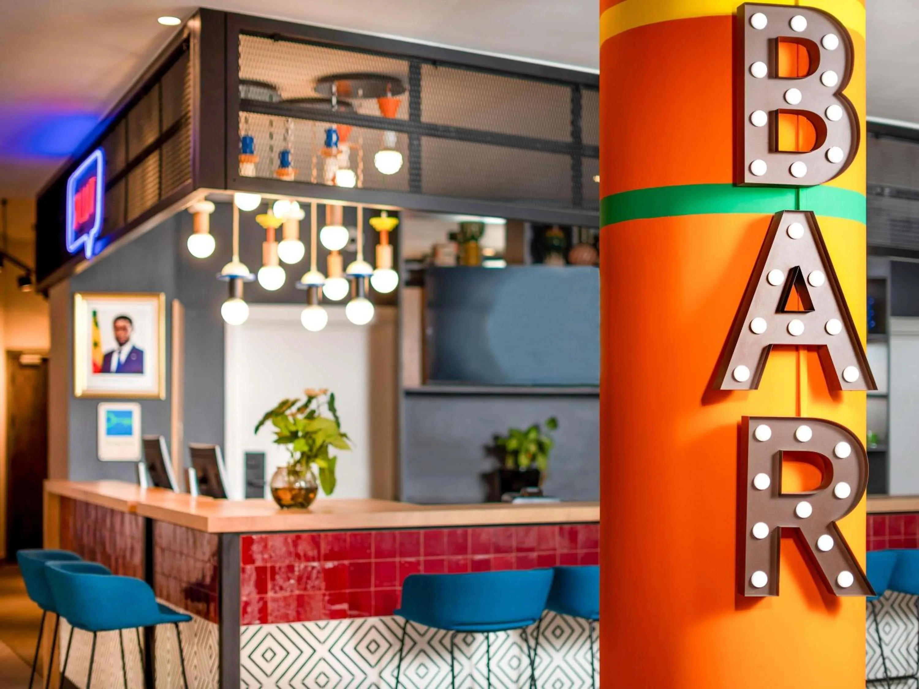 Lounge or bar in Ibis Styles Dakar