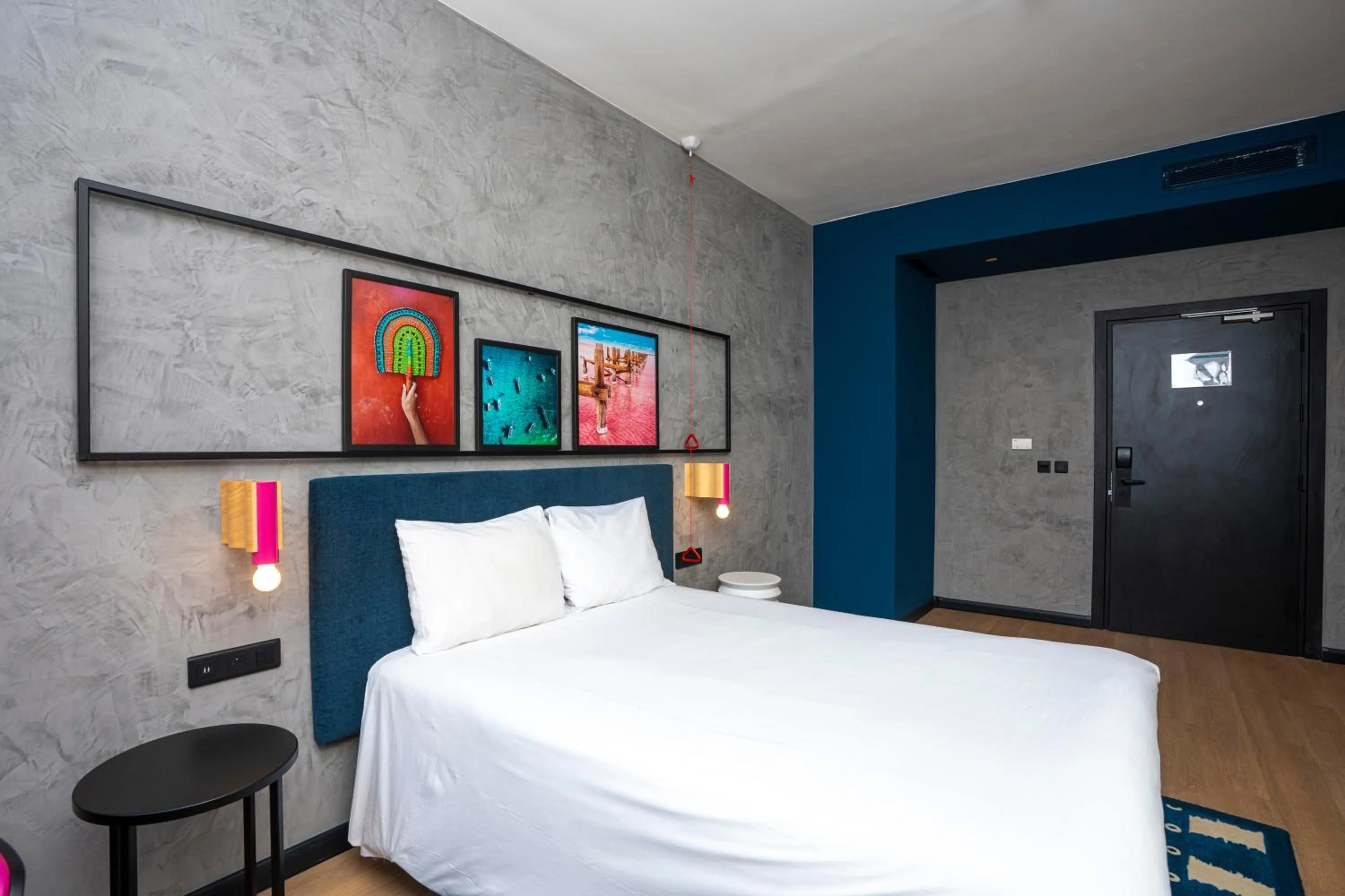 Photo of the whole room, Bed in Ibis Styles Dakar