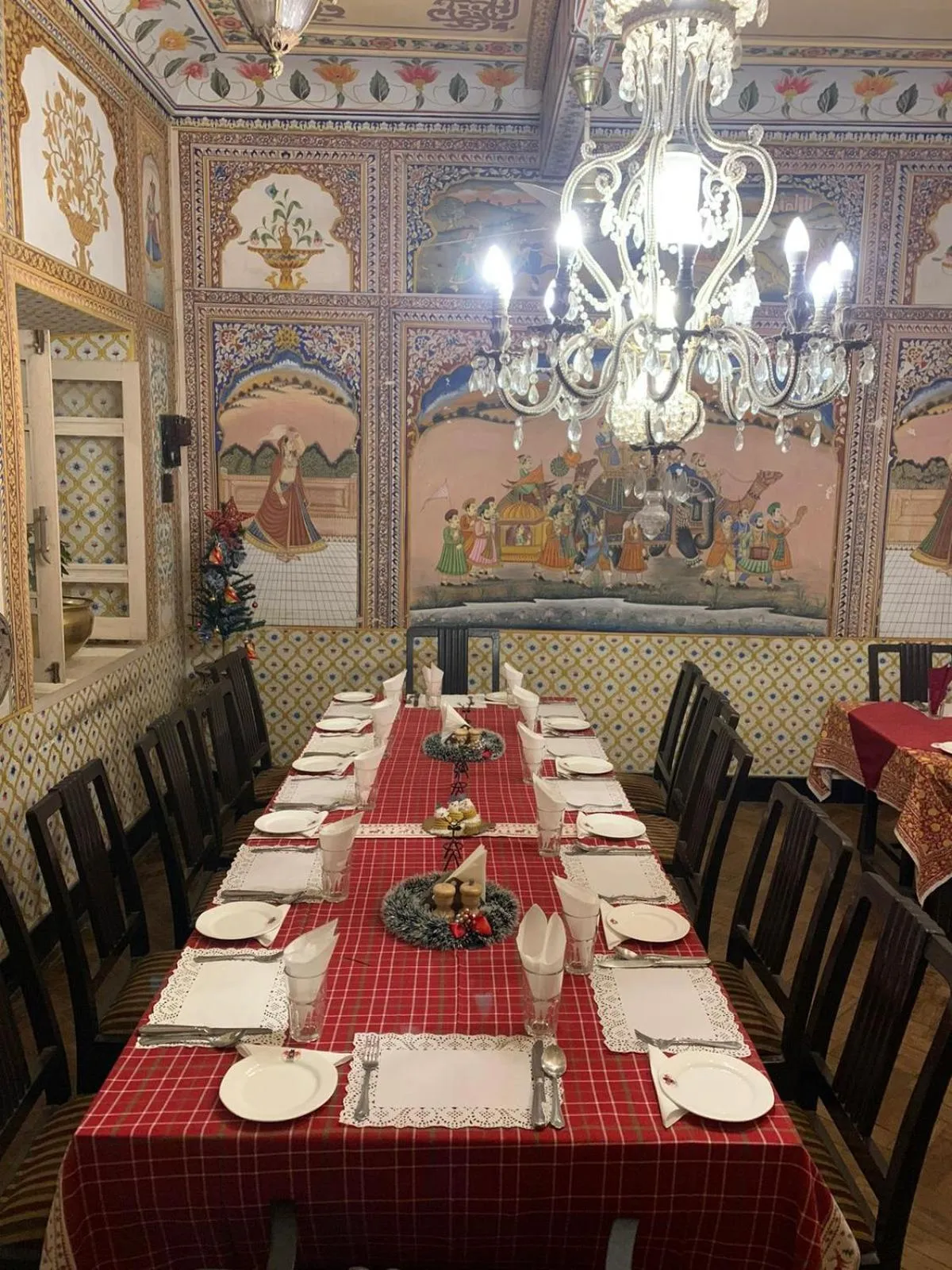 Restaurant/places to eat in Hotel Bissau Palace