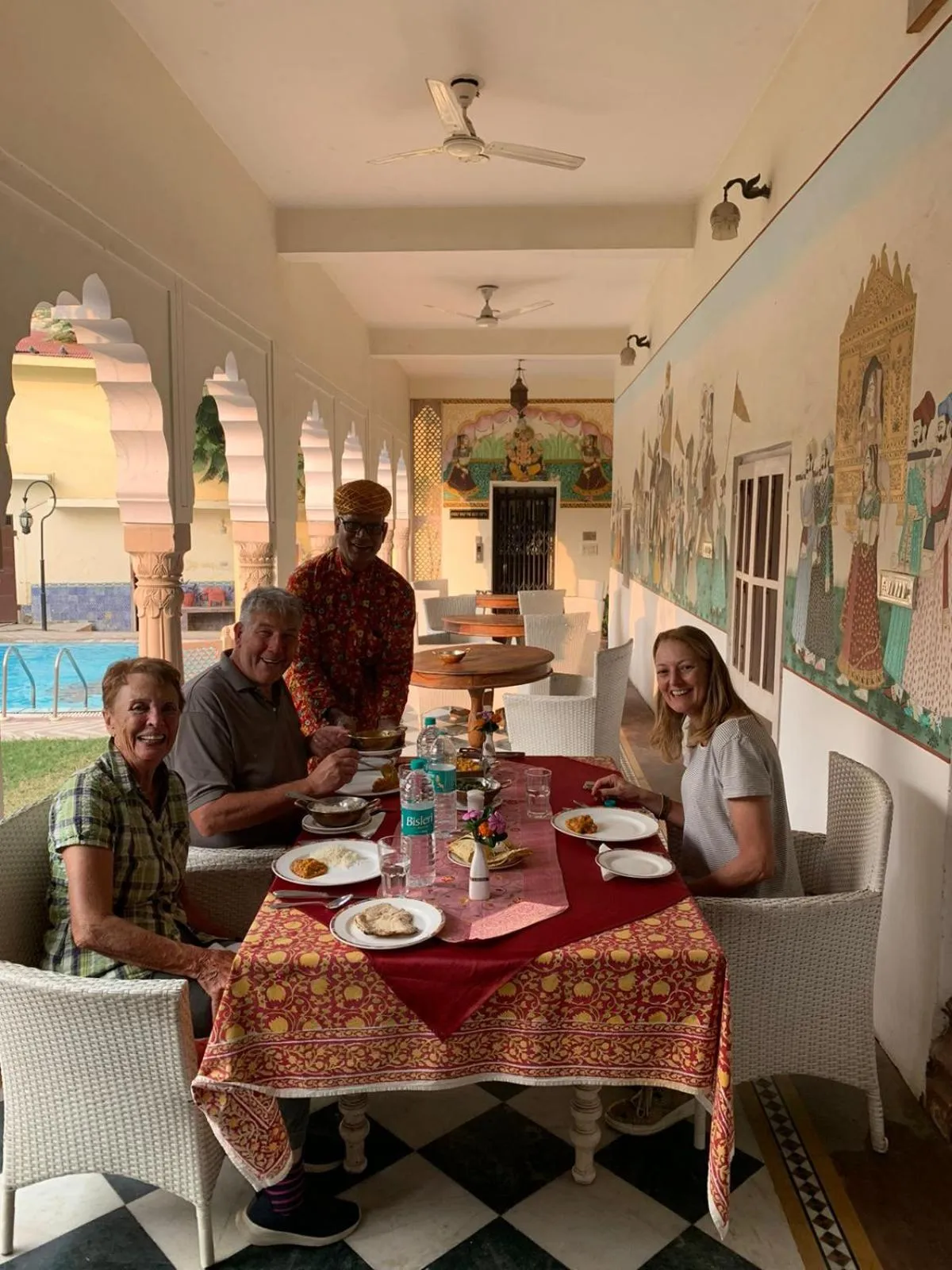 Restaurant/places to eat in Hotel Bissau Palace