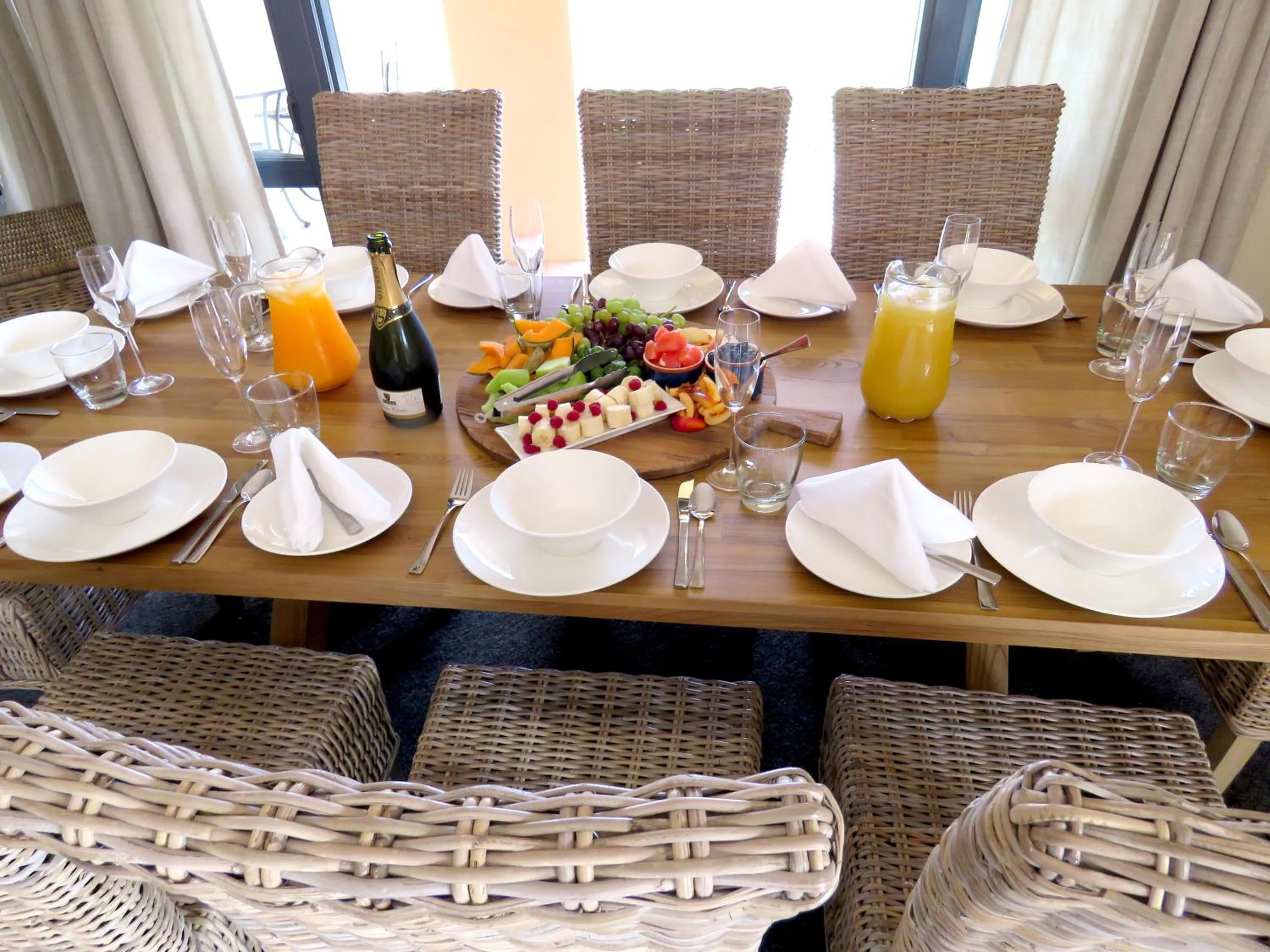 Breakfast in Tuscany Downs Estate