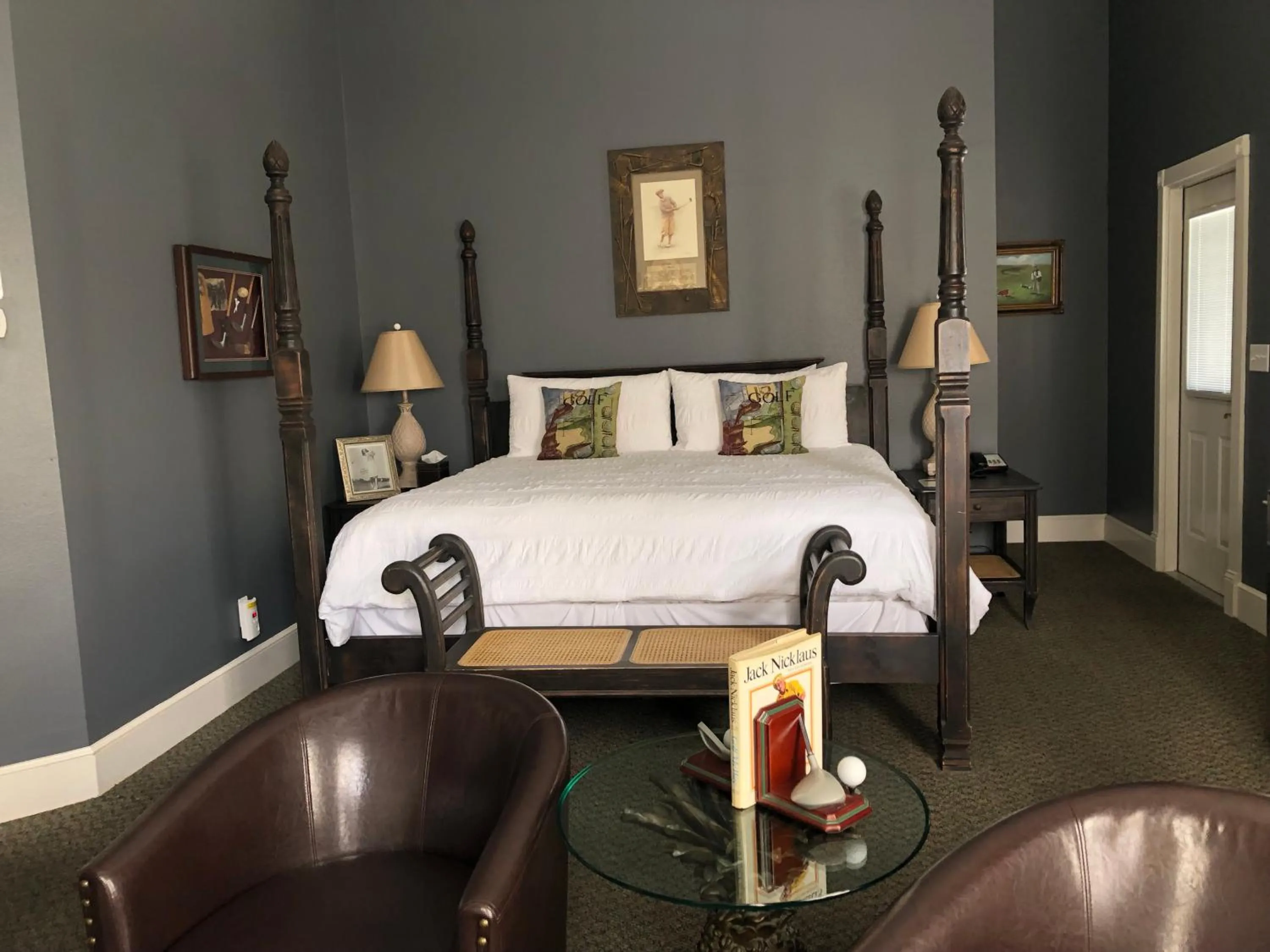 Bed in Gruene River Hotel & Retreat