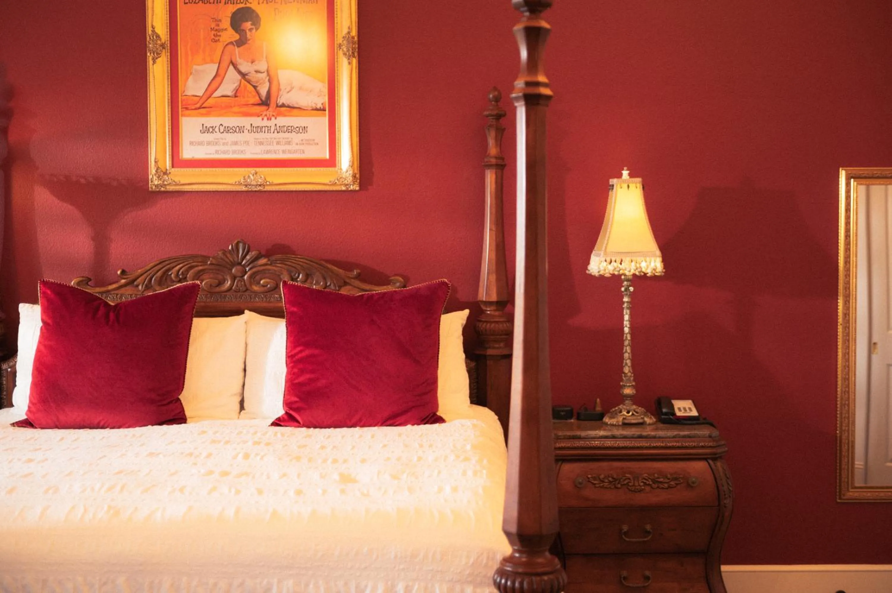 Bed in Gruene River Hotel & Retreat