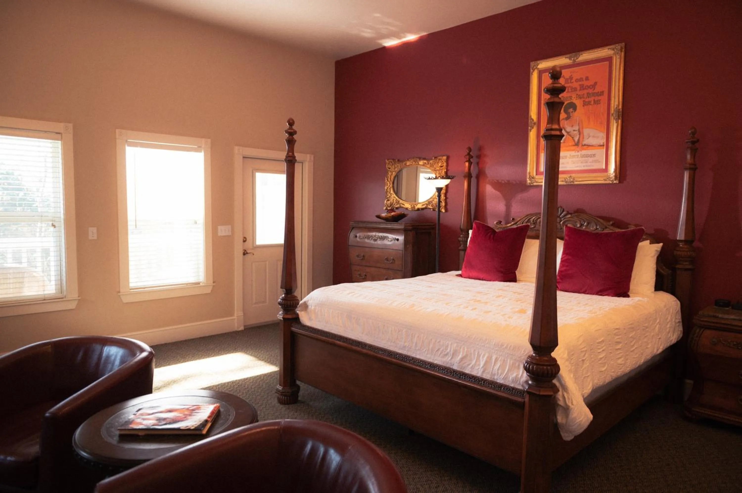 Bed in Gruene River Hotel & Retreat