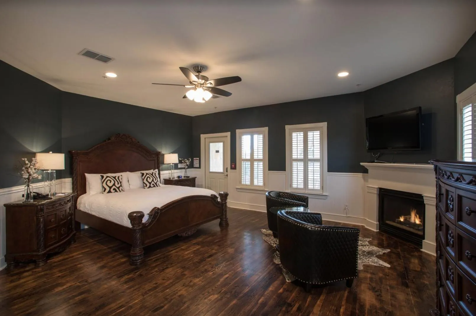 Bed in Gruene River Hotel & Retreat